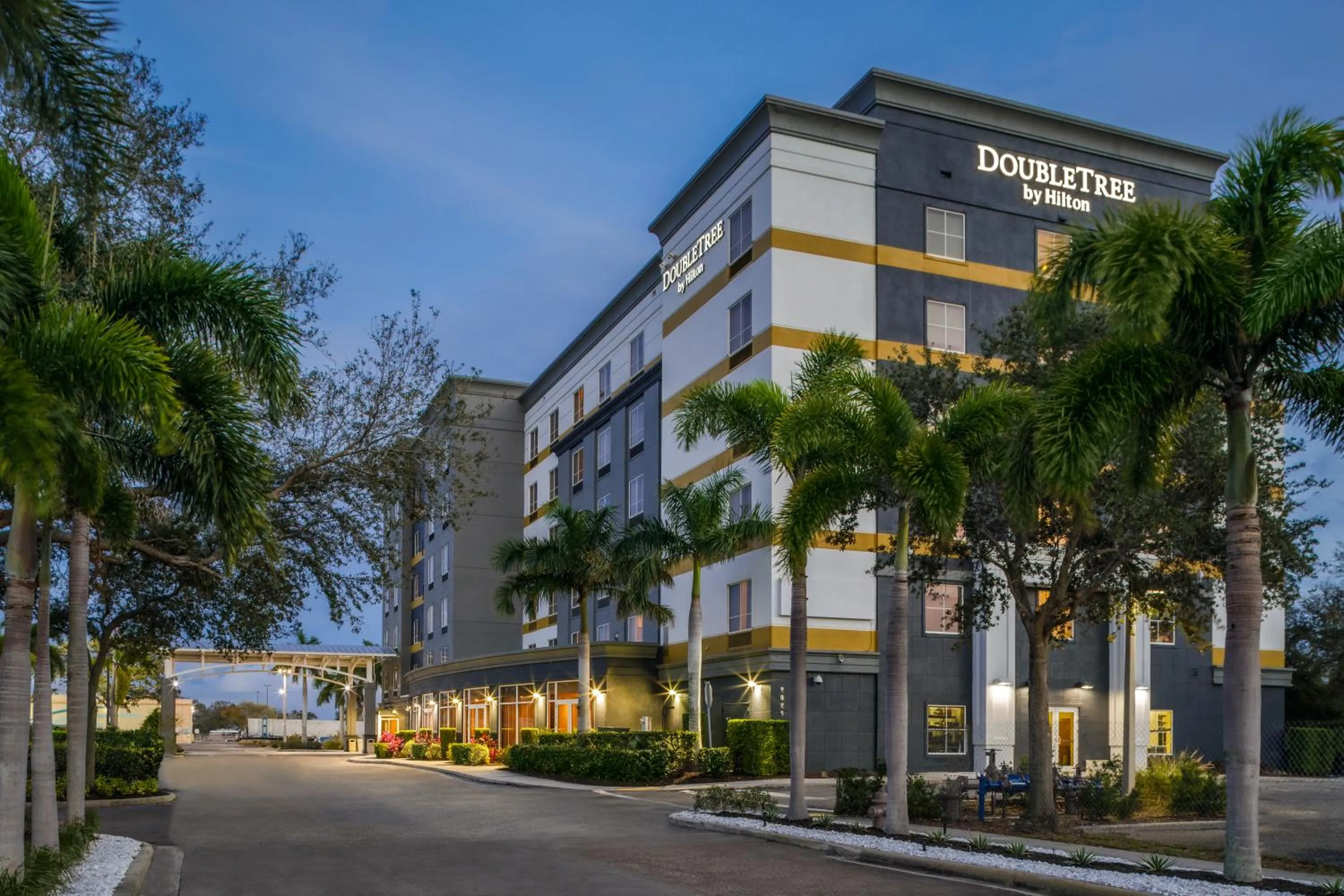 Property building in Holiday Inn Sarasota-Airport