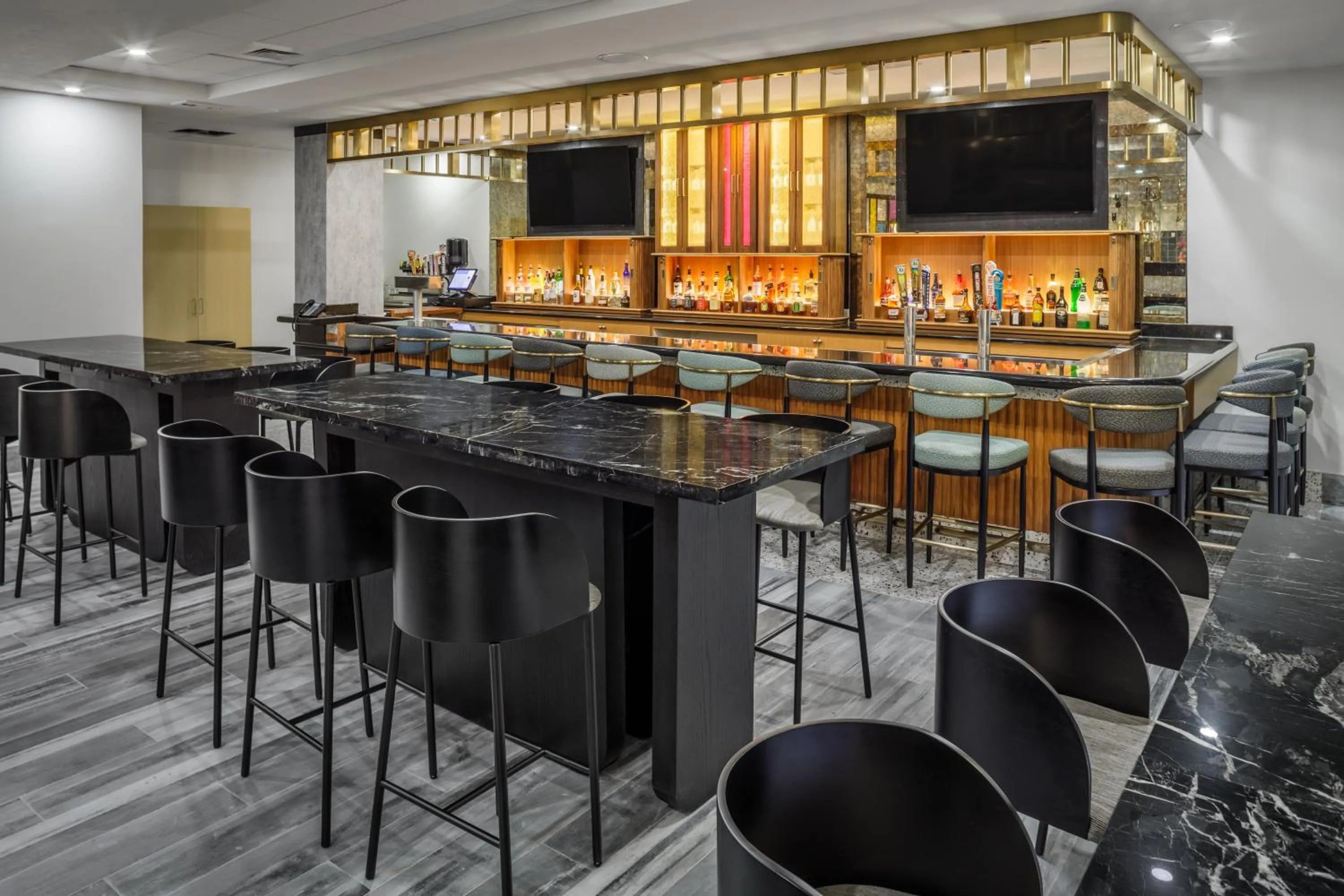 Restaurant/places to eat in Holiday Inn Sarasota-Airport