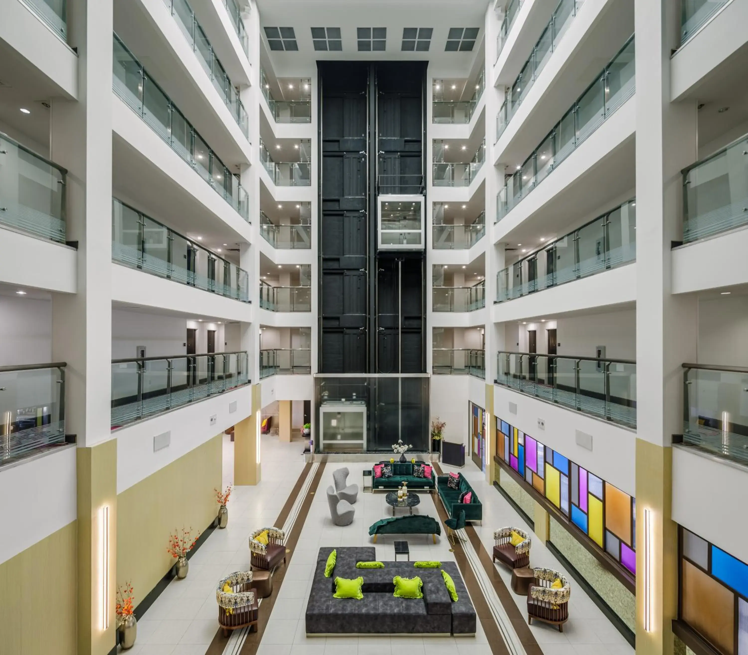 Lobby or reception in Holiday Inn Sarasota-Airport