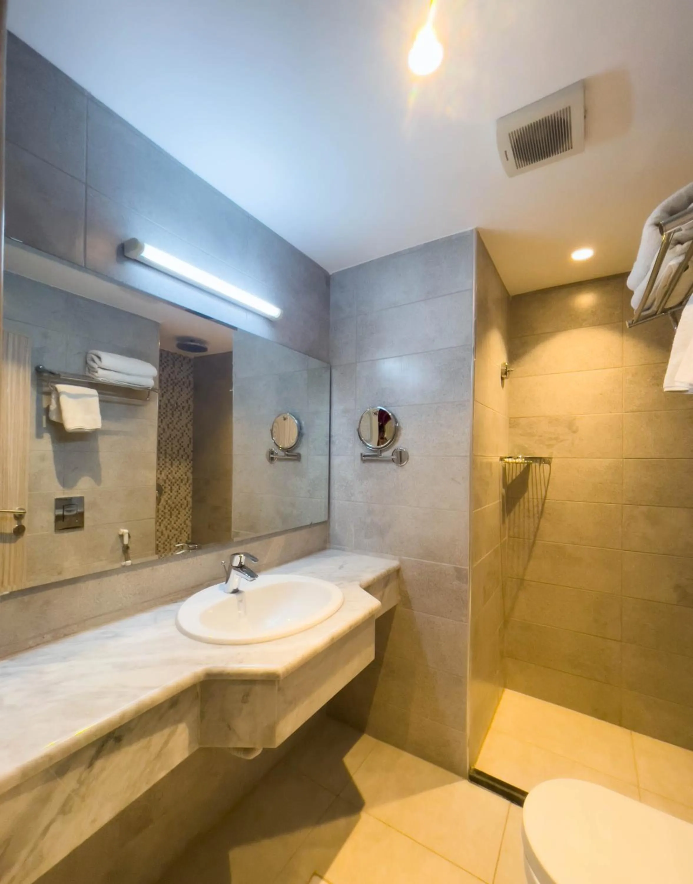 Bathroom in Dweik Hotel 2