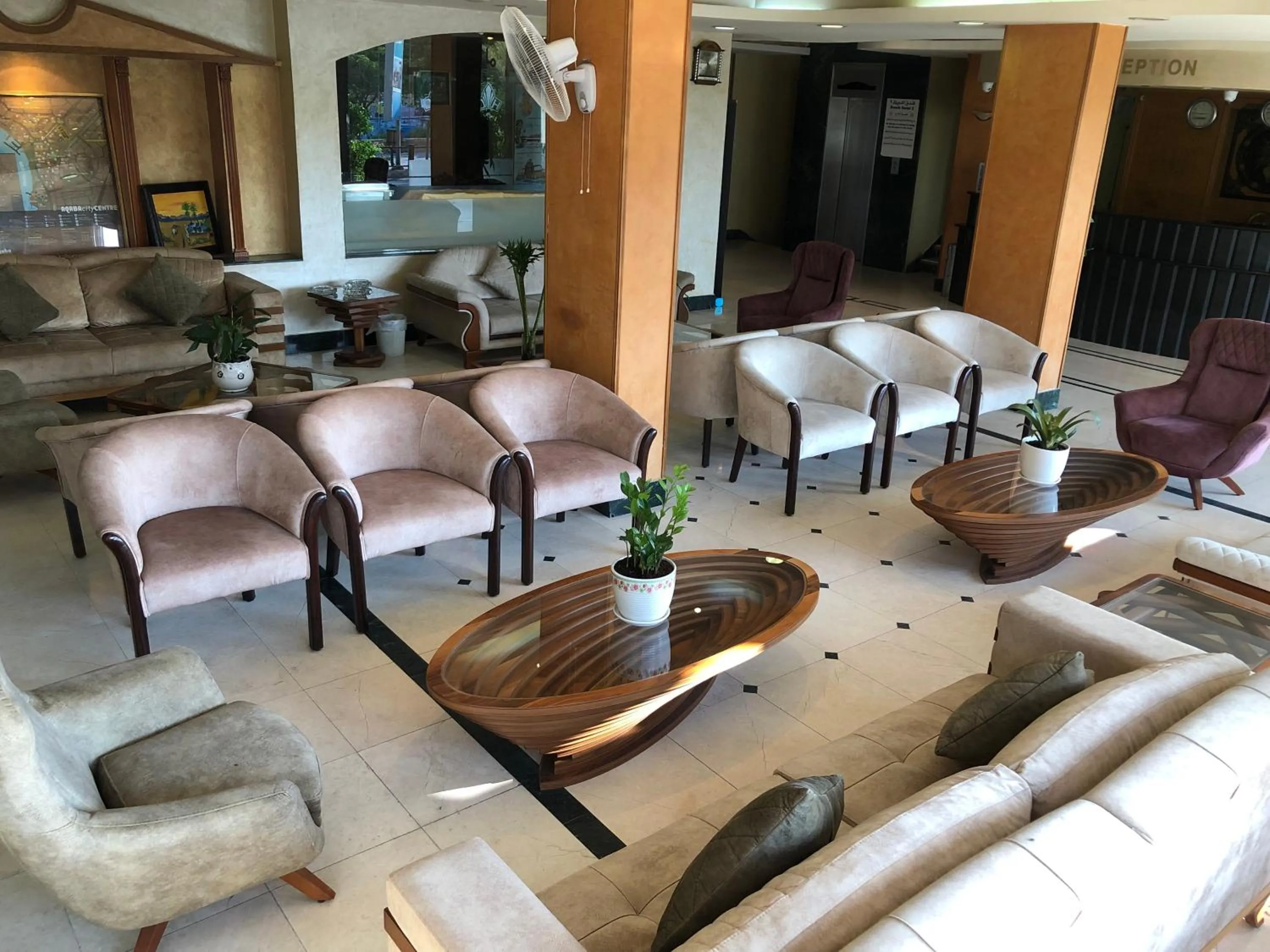 Living room in Dweik Hotel 2