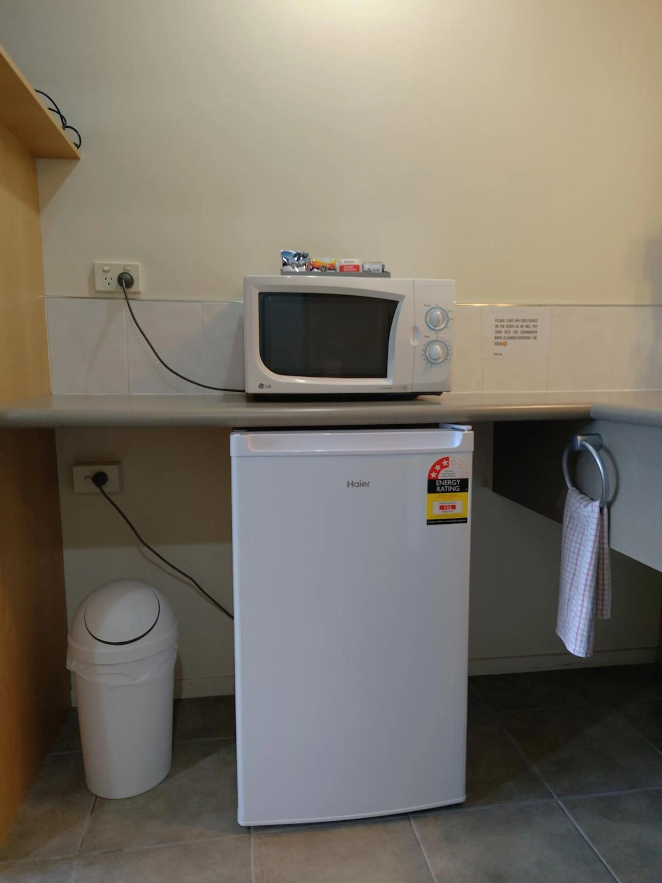 microwave in Landmark Manor