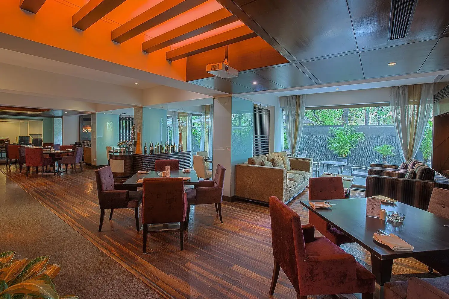 Restaurant/places to eat in Oakwood Residence Naylor Road Pune Restaurant/places to eat in Oakwood Residence Naylor Road Pune