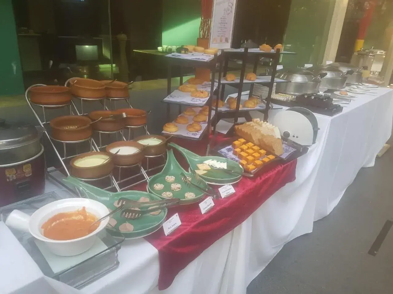 Breakfast in Oakwood Residence Naylor Road Pune Breakfast in Oakwood Residence Naylor Road Pune