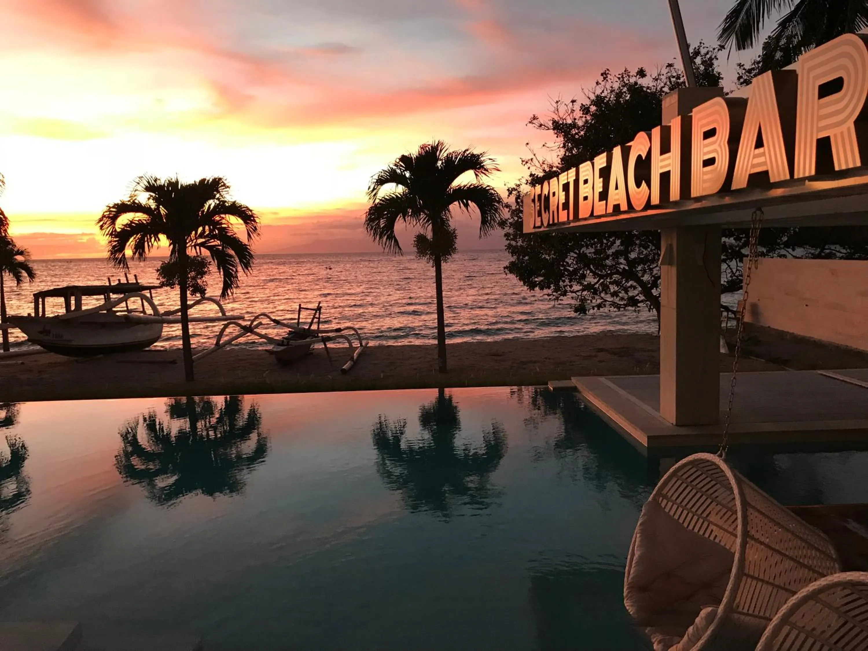 Lounge or bar in Seven Secrets by Hanging Gardens