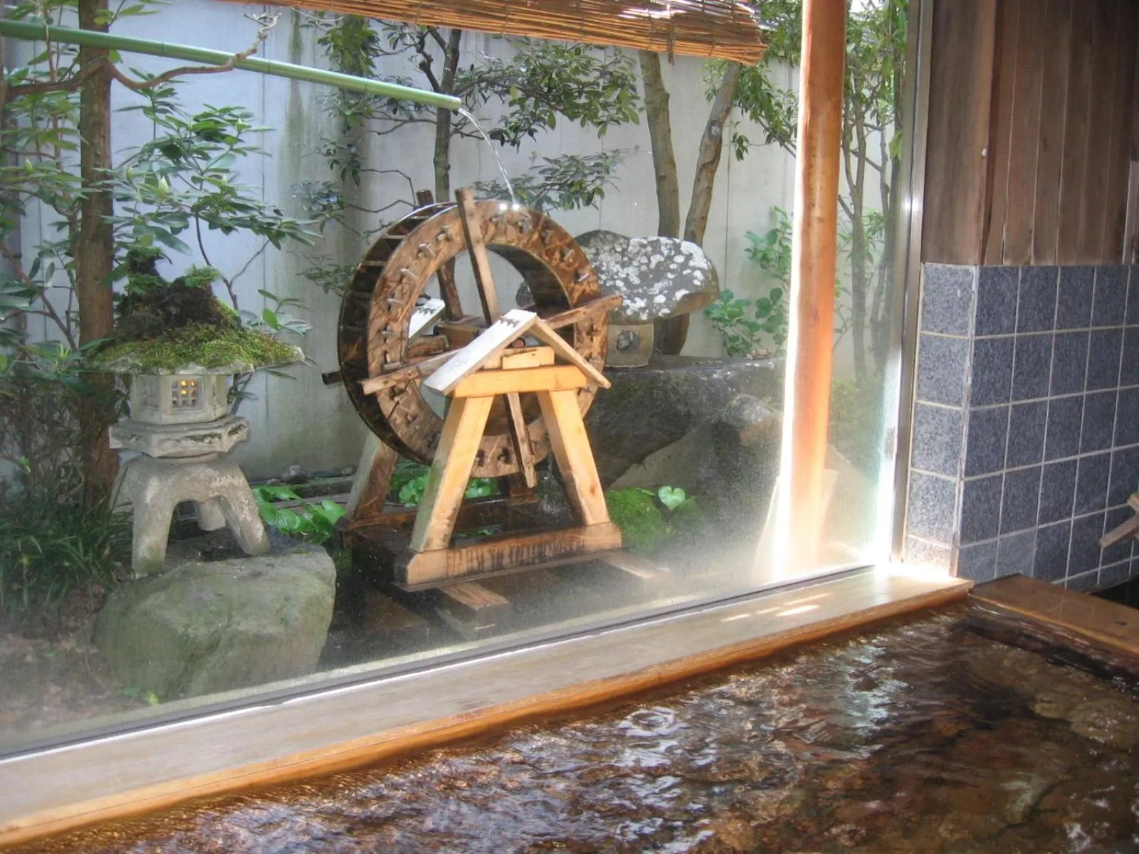 Hot Spring Bath in Yudanaka Yasuragi