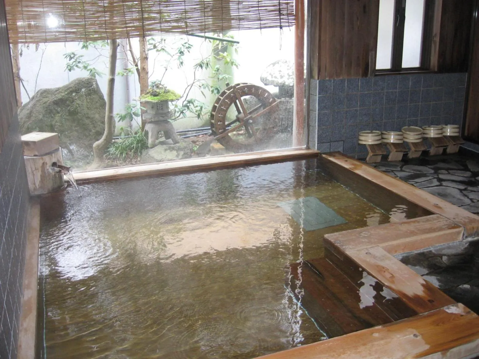 Hot Spring Bath in Yudanaka Yasuragi