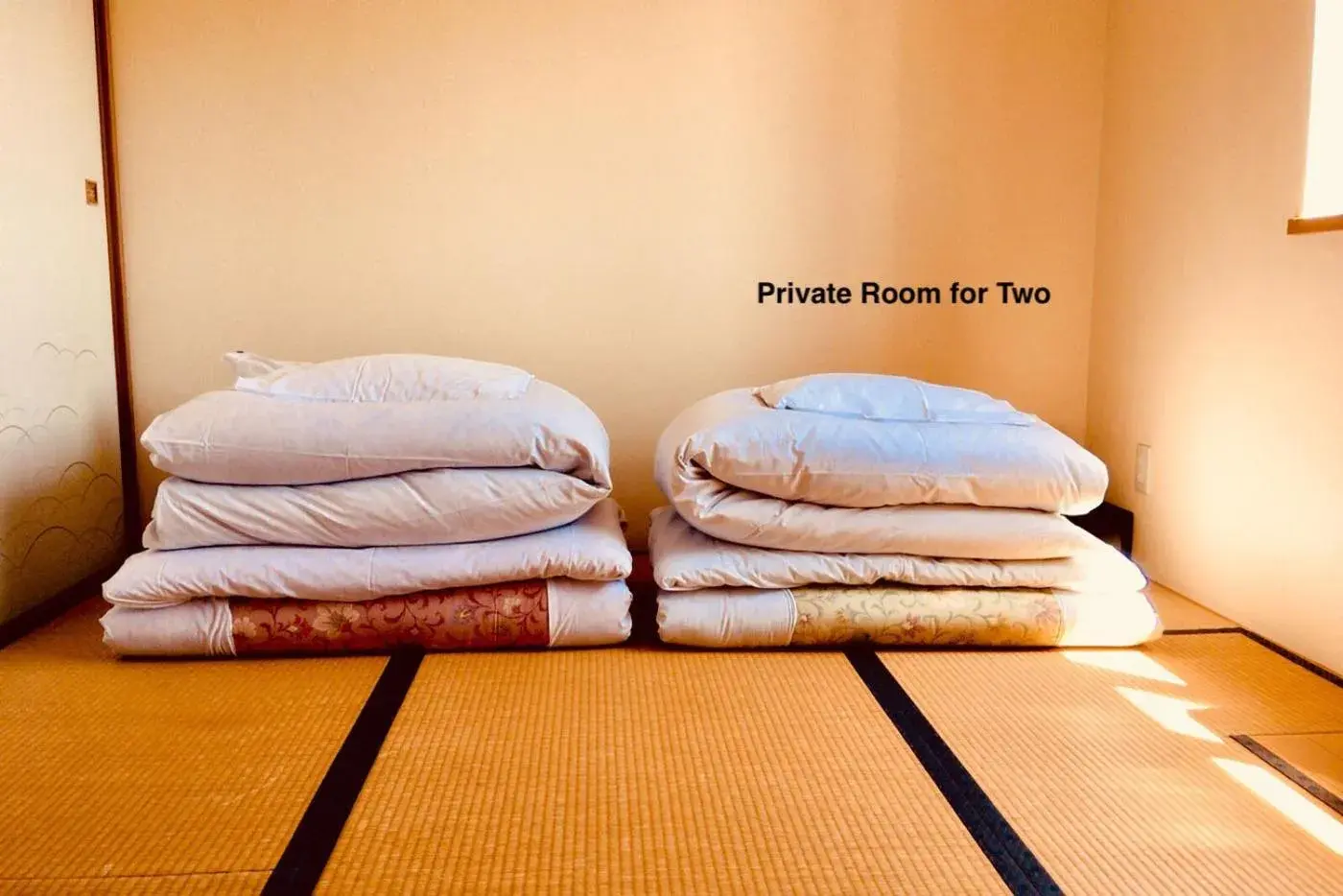 Bed in Niseko Tabi-tsumugi Backpackers Bed in Niseko Tabi-tsumugi Backpackers