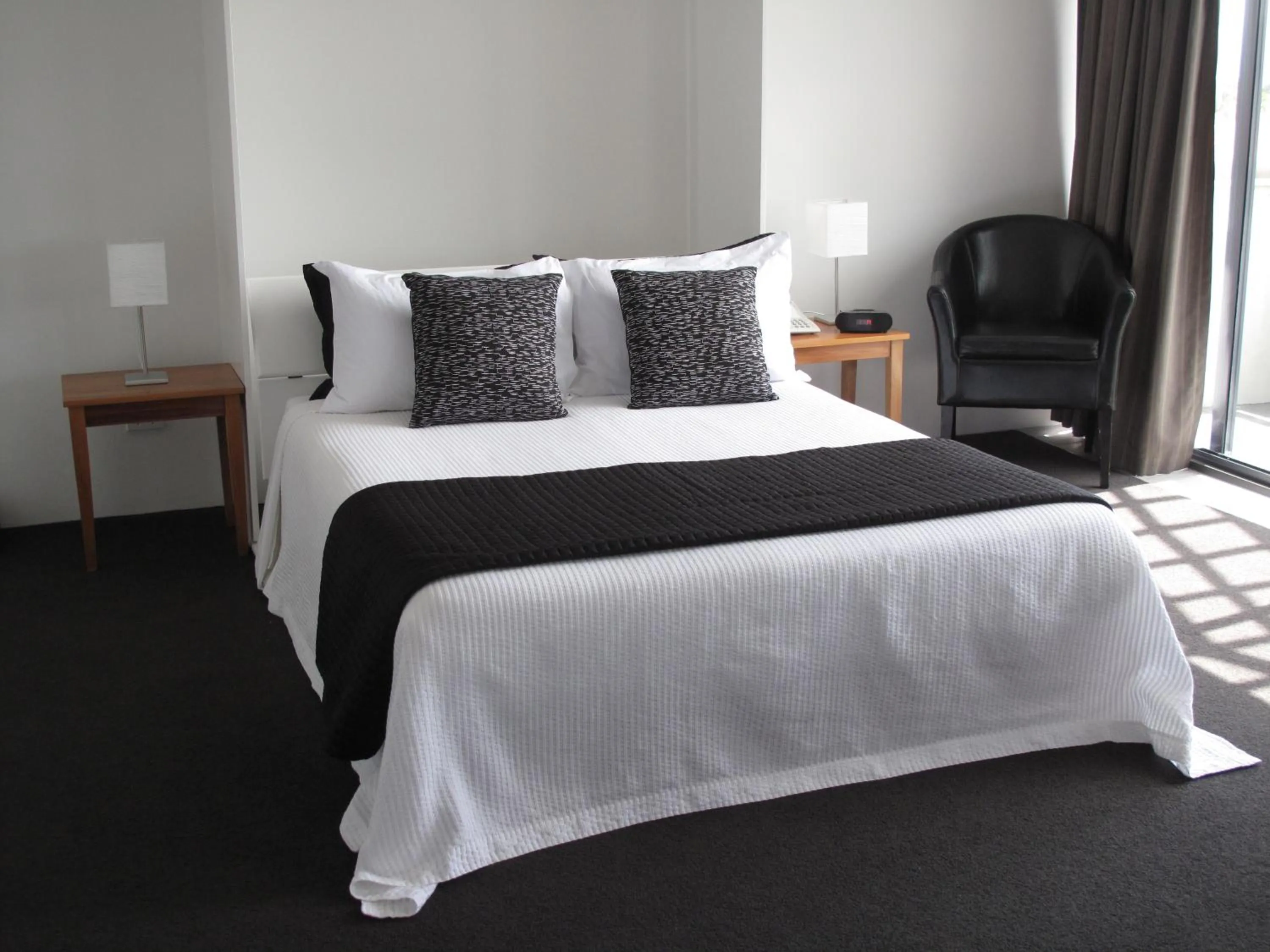 Bed in Plymouth International