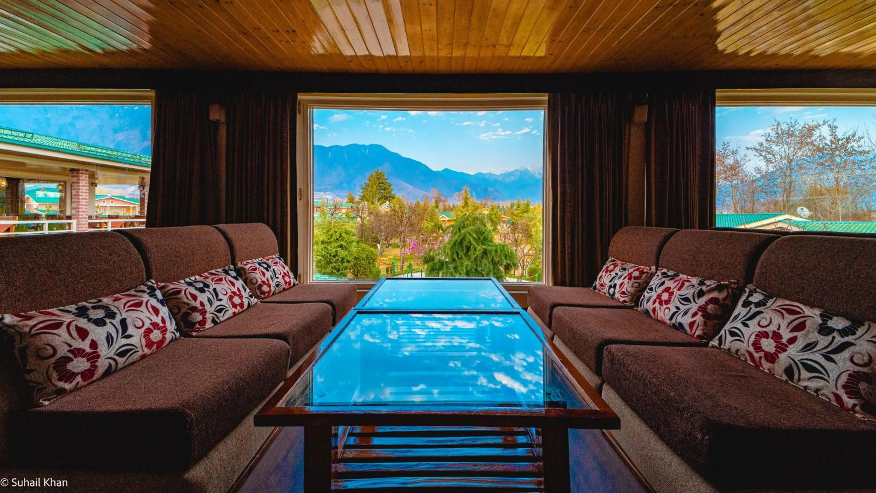 Library in The Orchard Retreat & Spa