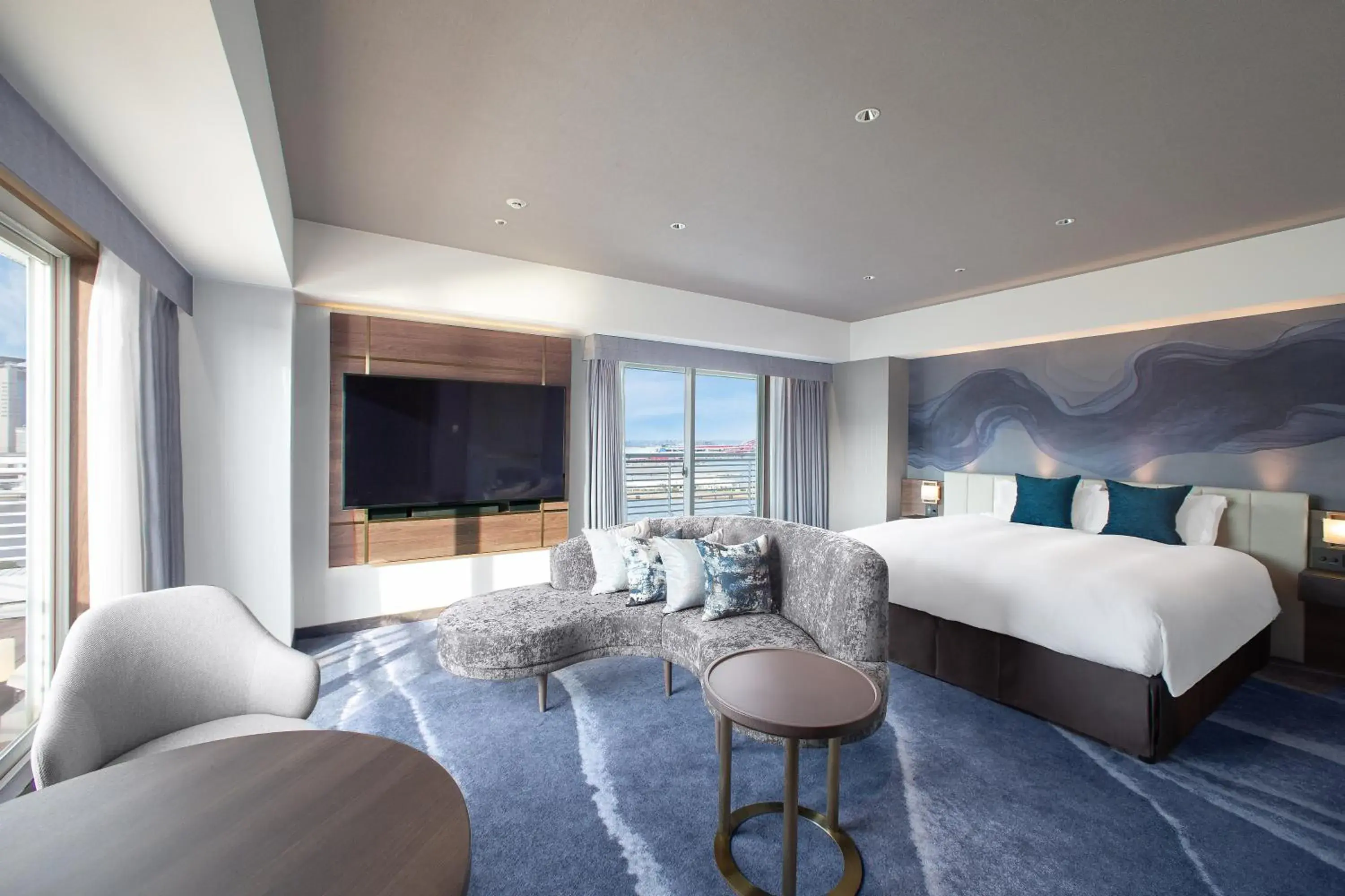 Photo of the whole room, Bed in Kobe Meriken Park Oriental Hotel Photo of the whole room, Bed in Kobe Meriken Park Oriental Hotel