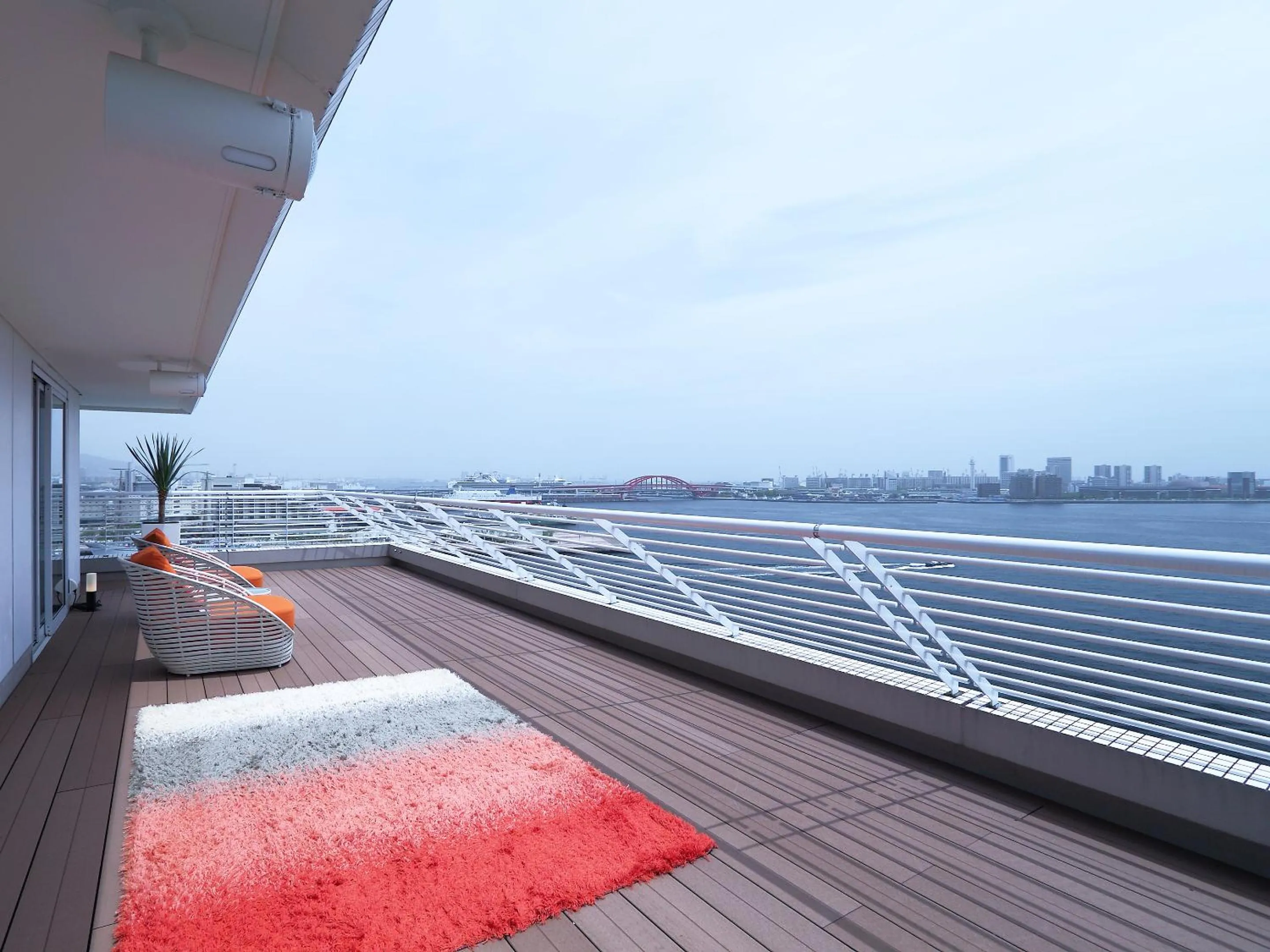 Balcony/Terrace in Kobe Meriken Park Oriental Hotel