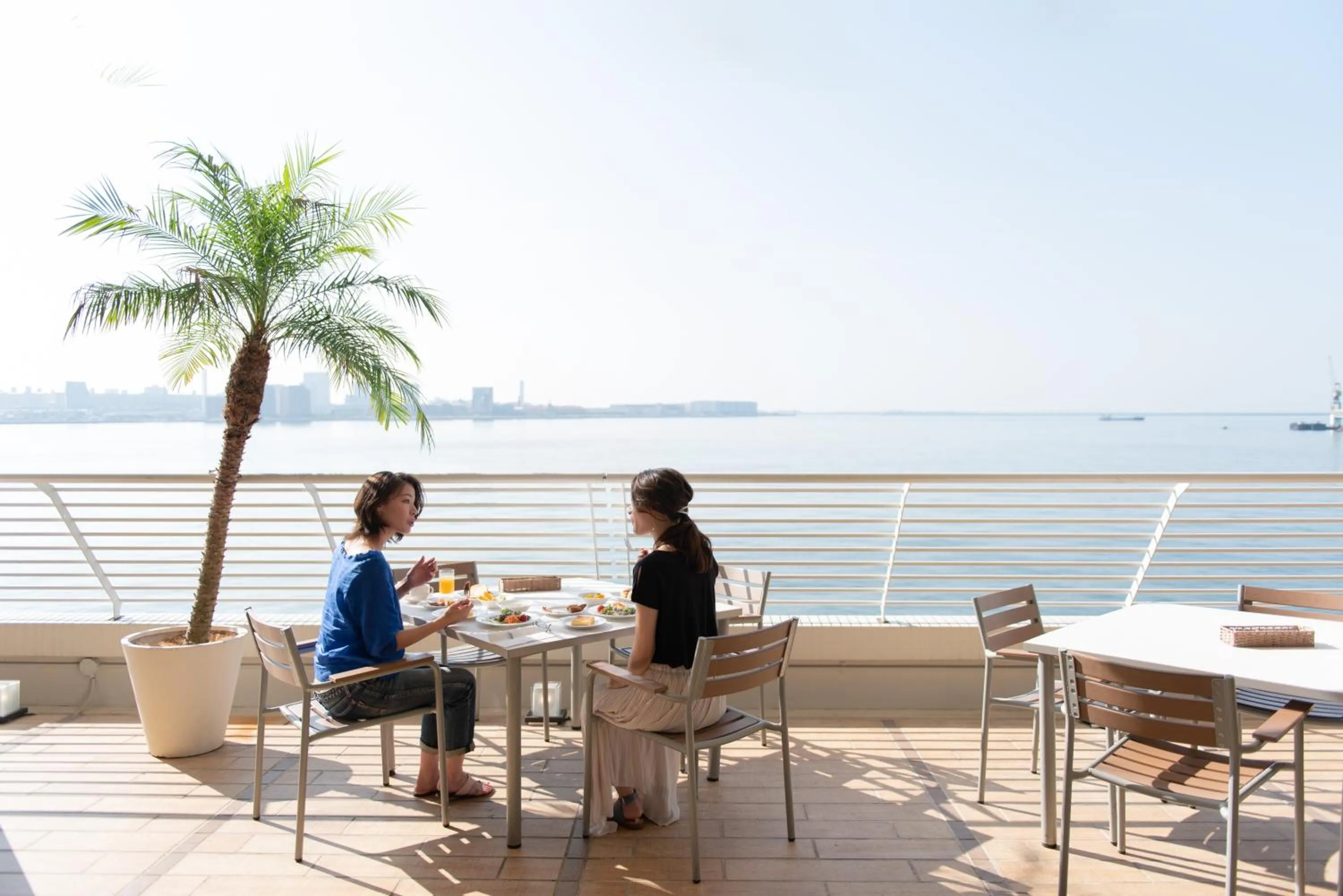 Restaurant/places to eat in Kobe Meriken Park Oriental Hotel