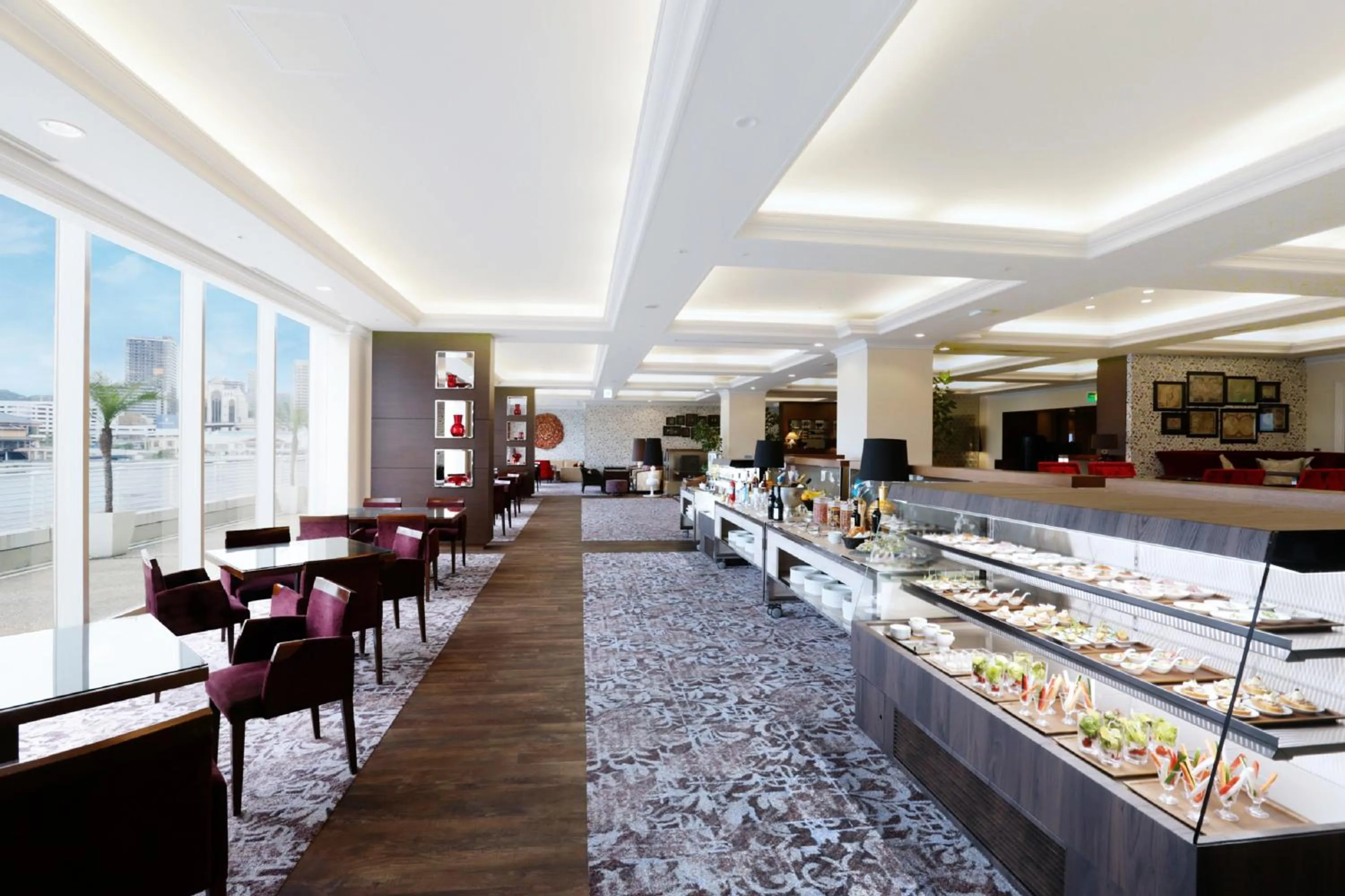 Lounge or bar in Kobe Meriken Park Oriental Hotel