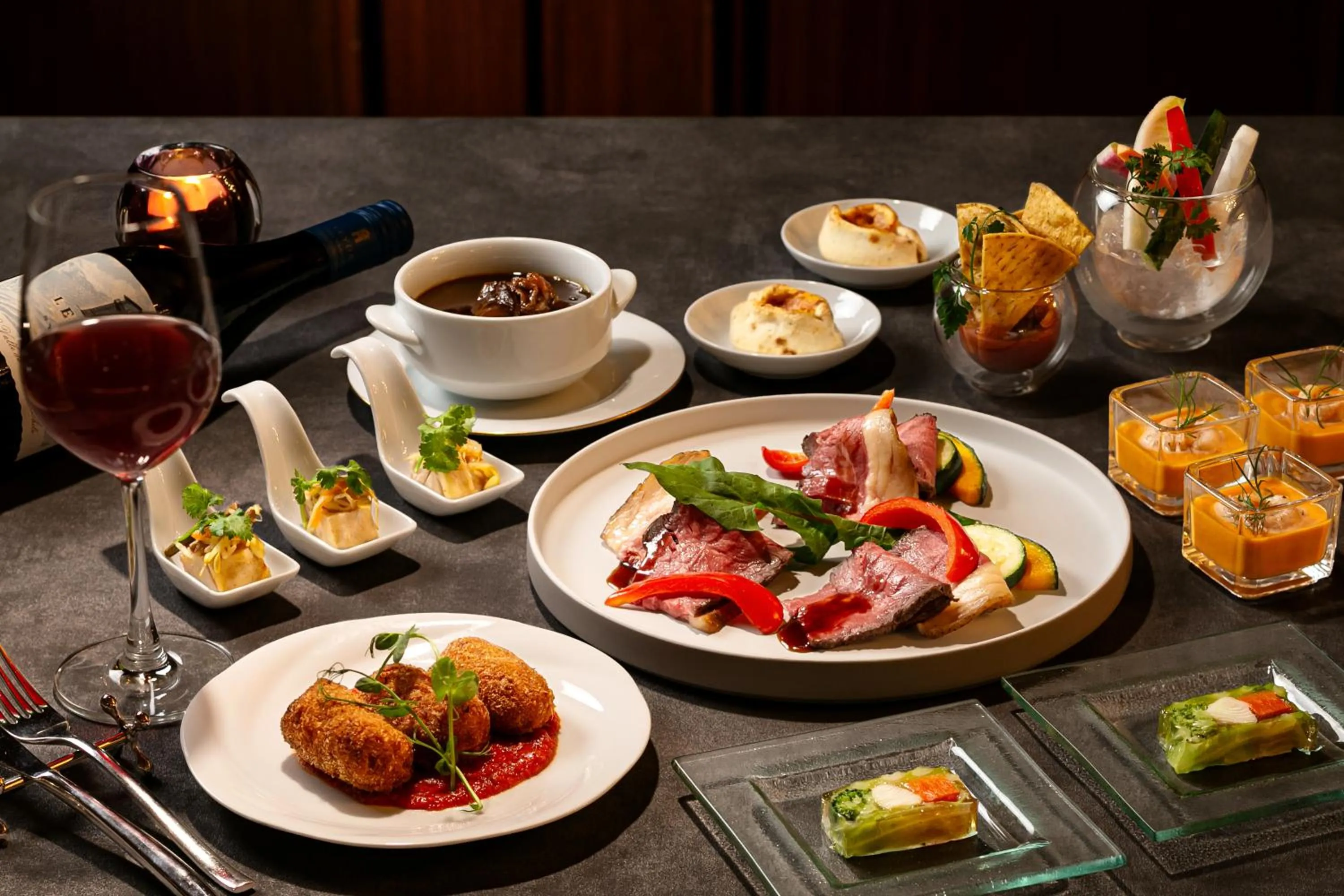 Lounge or bar in Kobe Meriken Park Oriental Hotel