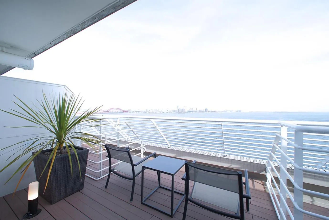 Balcony/Terrace in Kobe Meriken Park Oriental Hotel