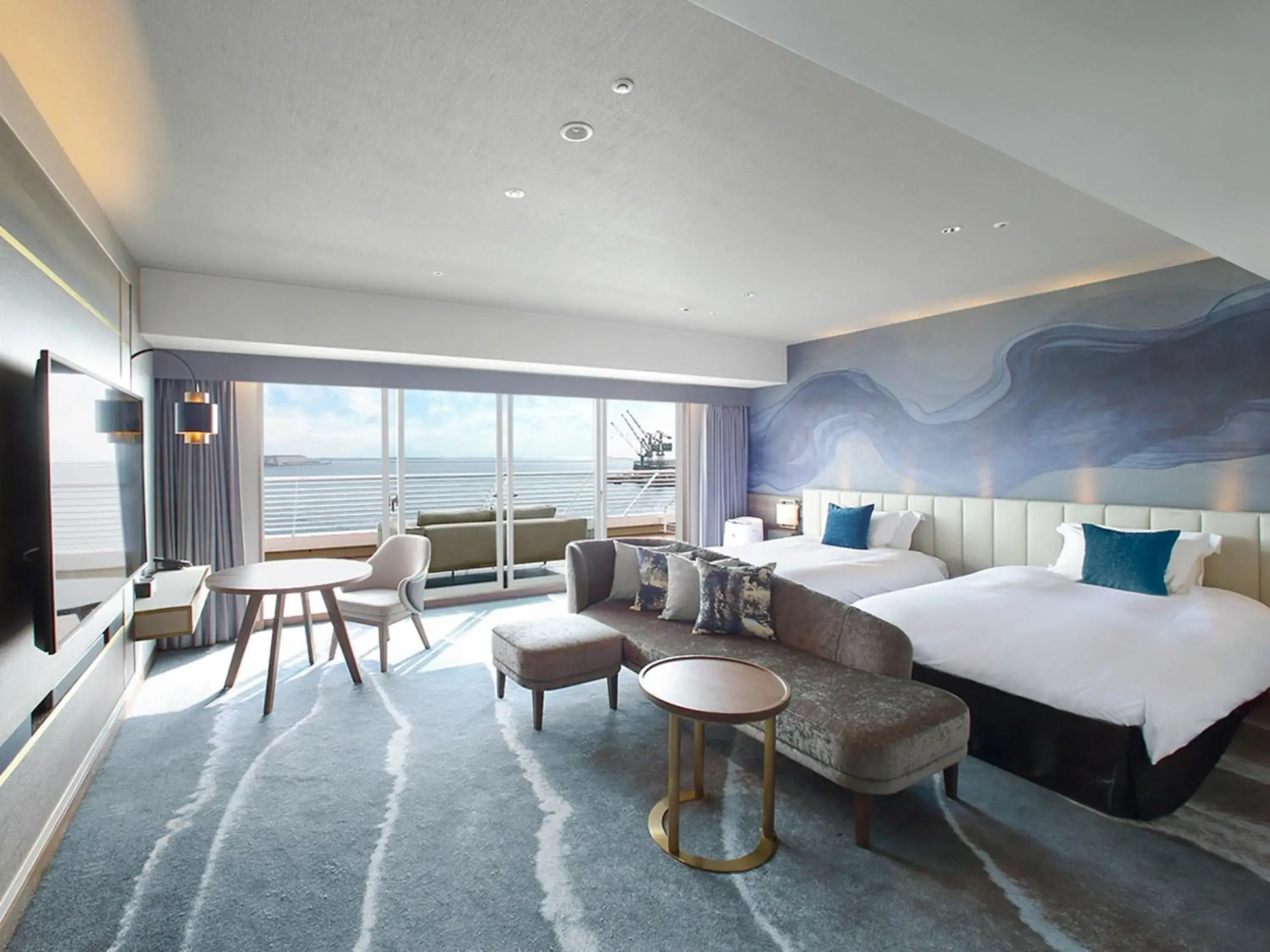 Photo of the whole room, Bed in Kobe Meriken Park Oriental Hotel Photo of the whole room, Bed in Kobe Meriken Park Oriental Hotel