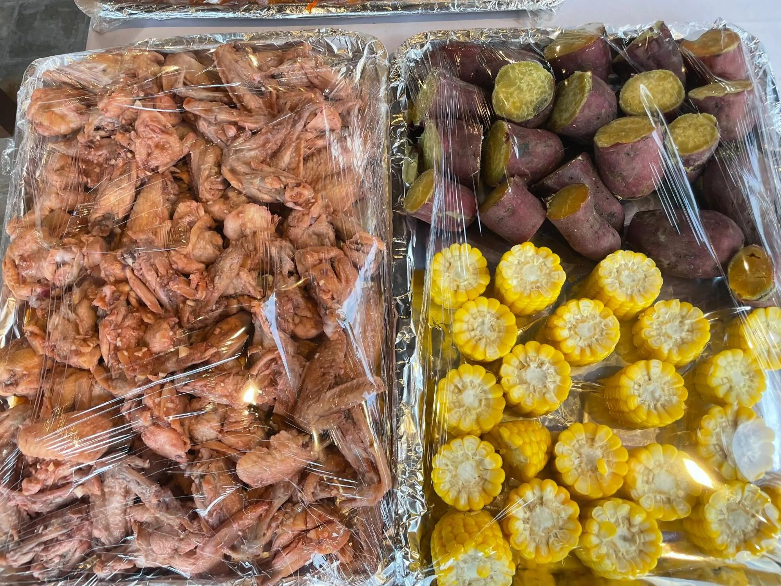 Restaurant/places to eat in Full Moon Village Resort