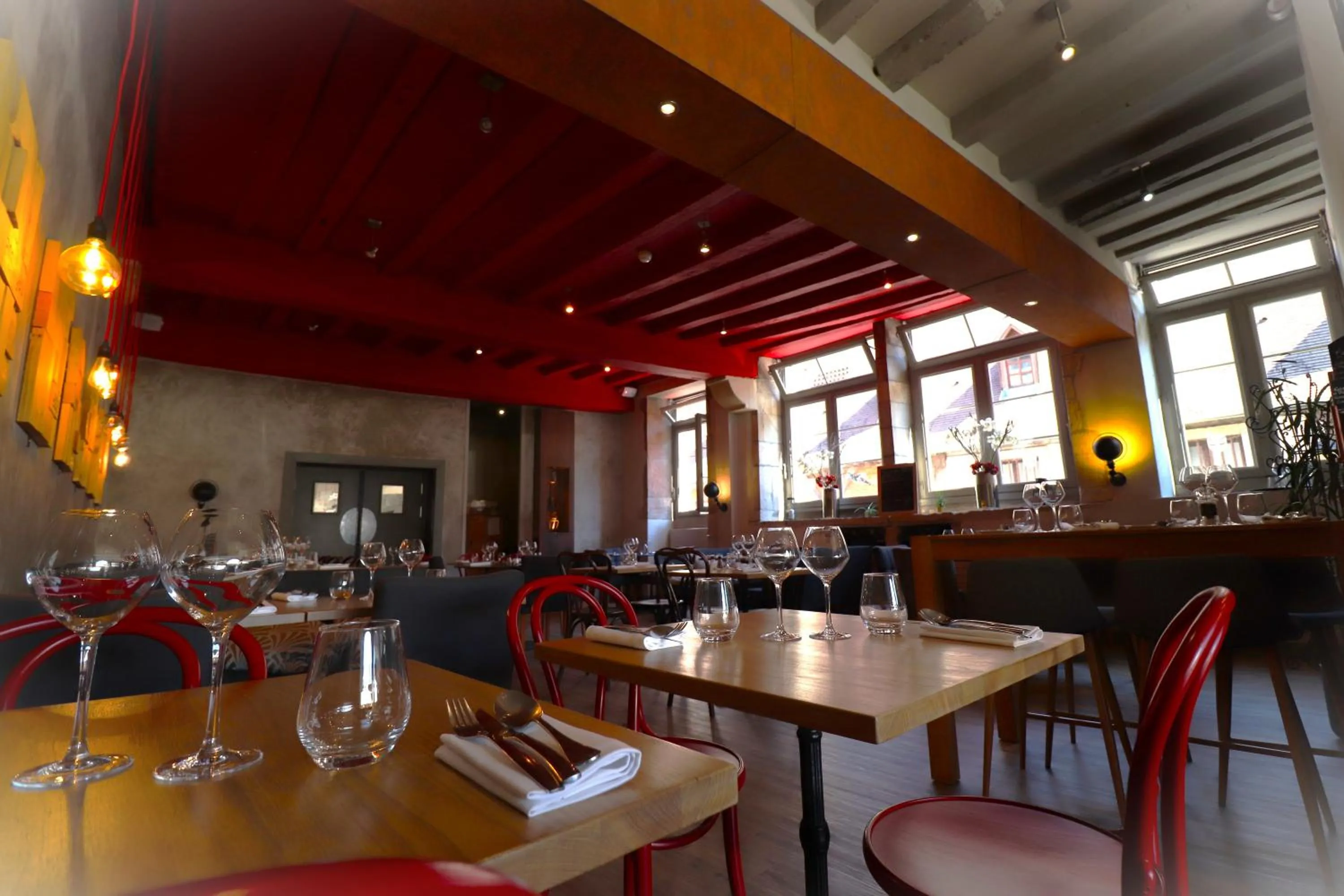 Restaurant/places to eat in Le Corbeau