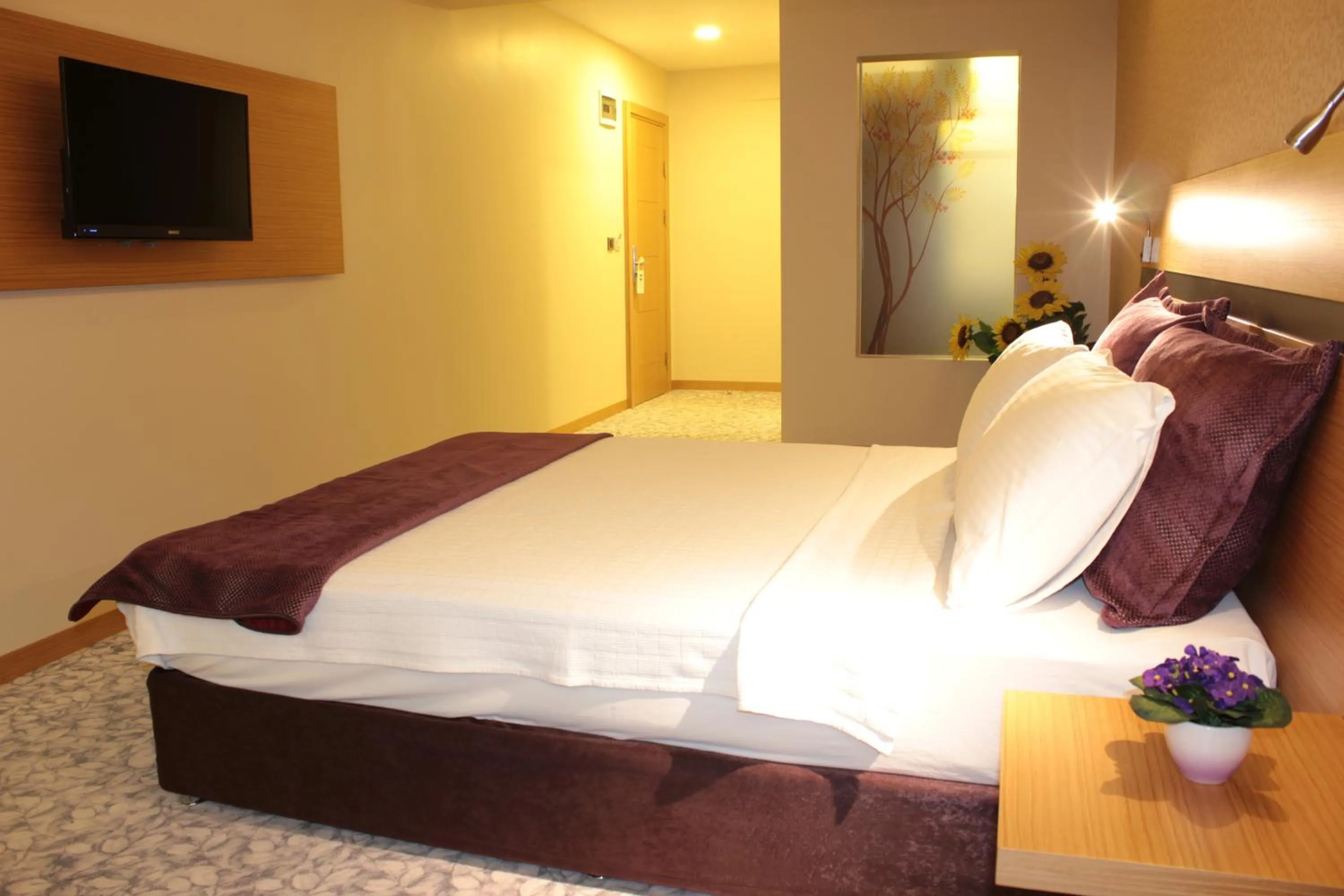 Photo of the whole room, Bed in Hotel Osaka Airport