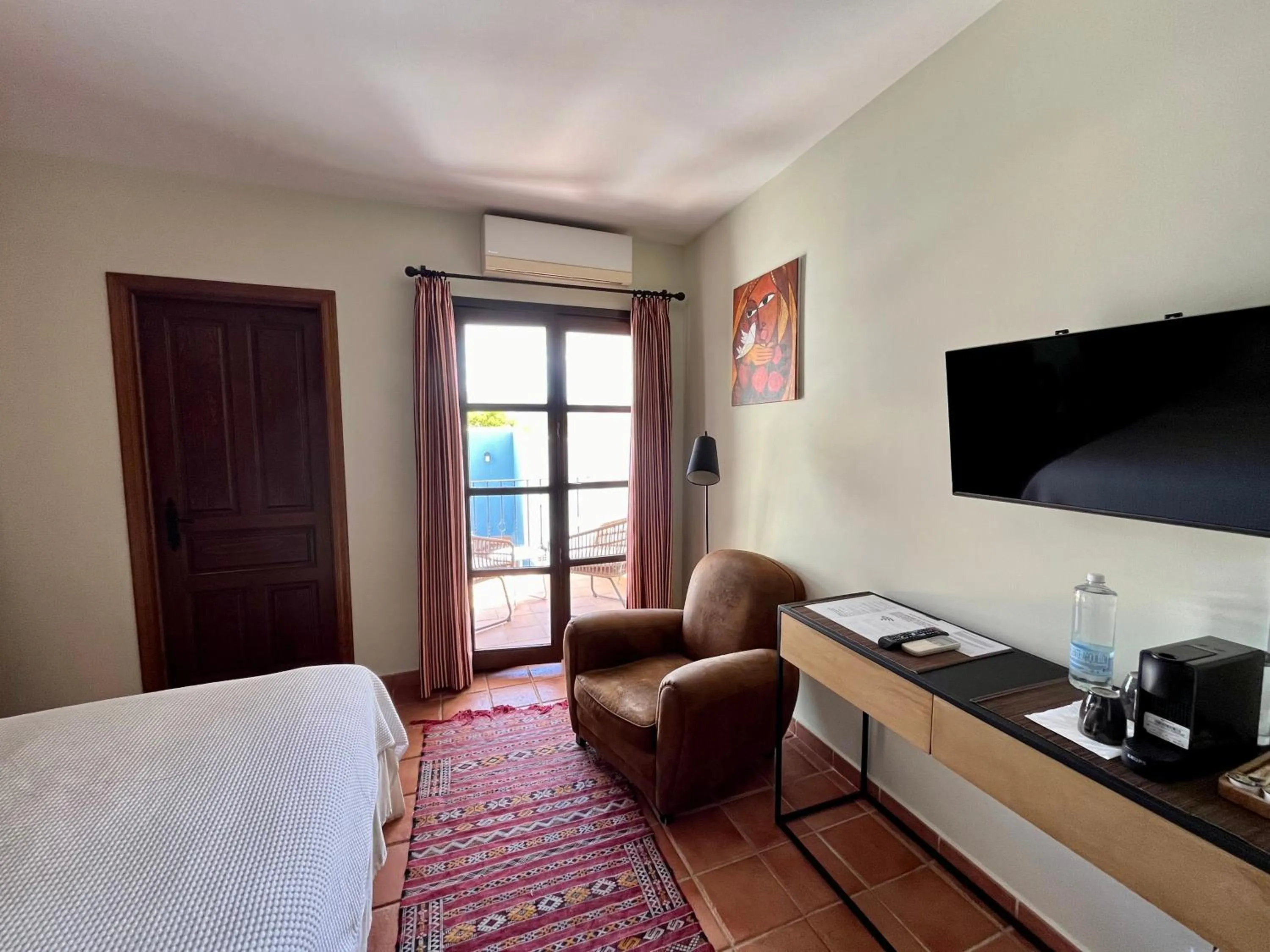 Photo of the whole room in Boabdil Guesthouse