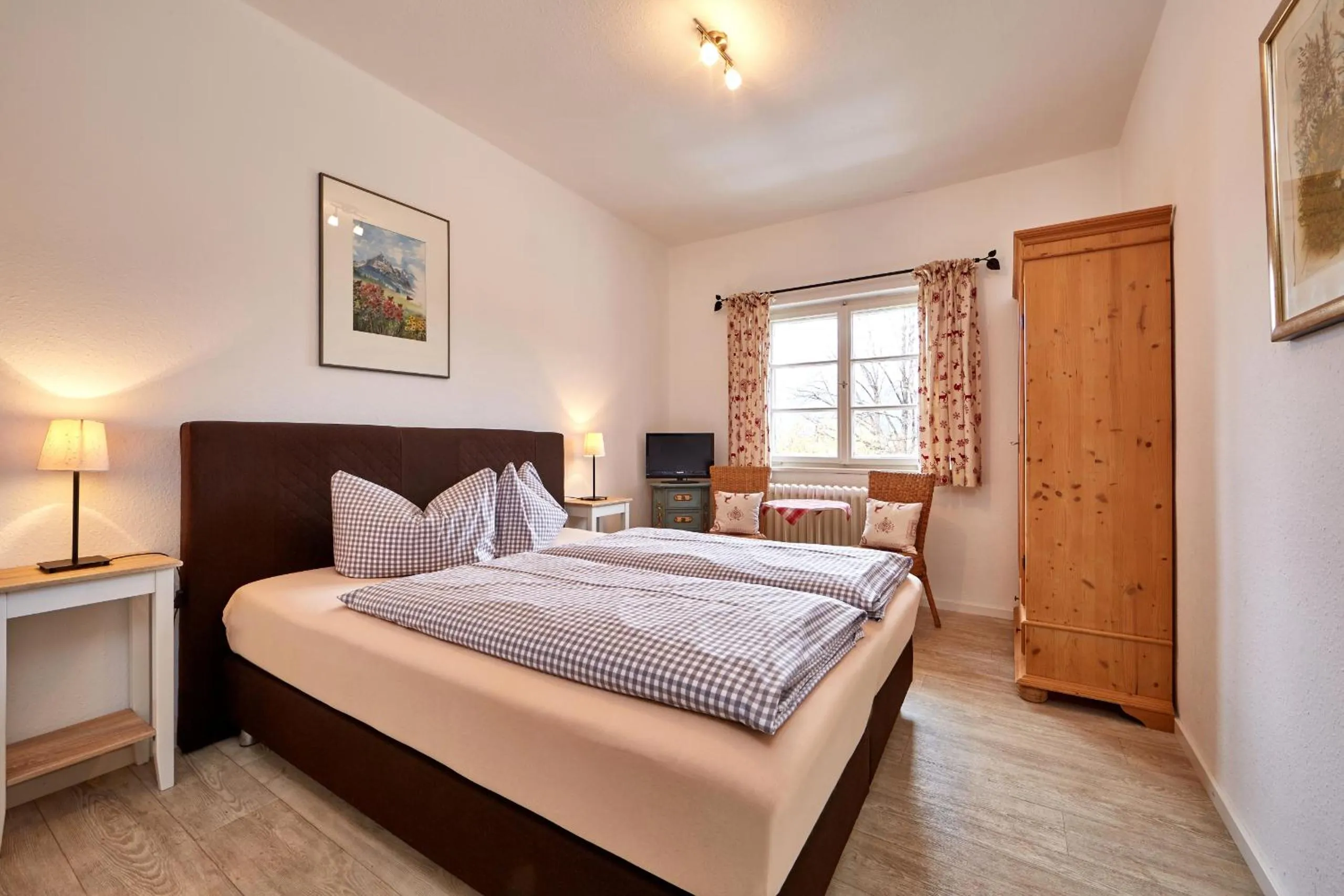 Photo of the whole room, Bed in Olympia Haus