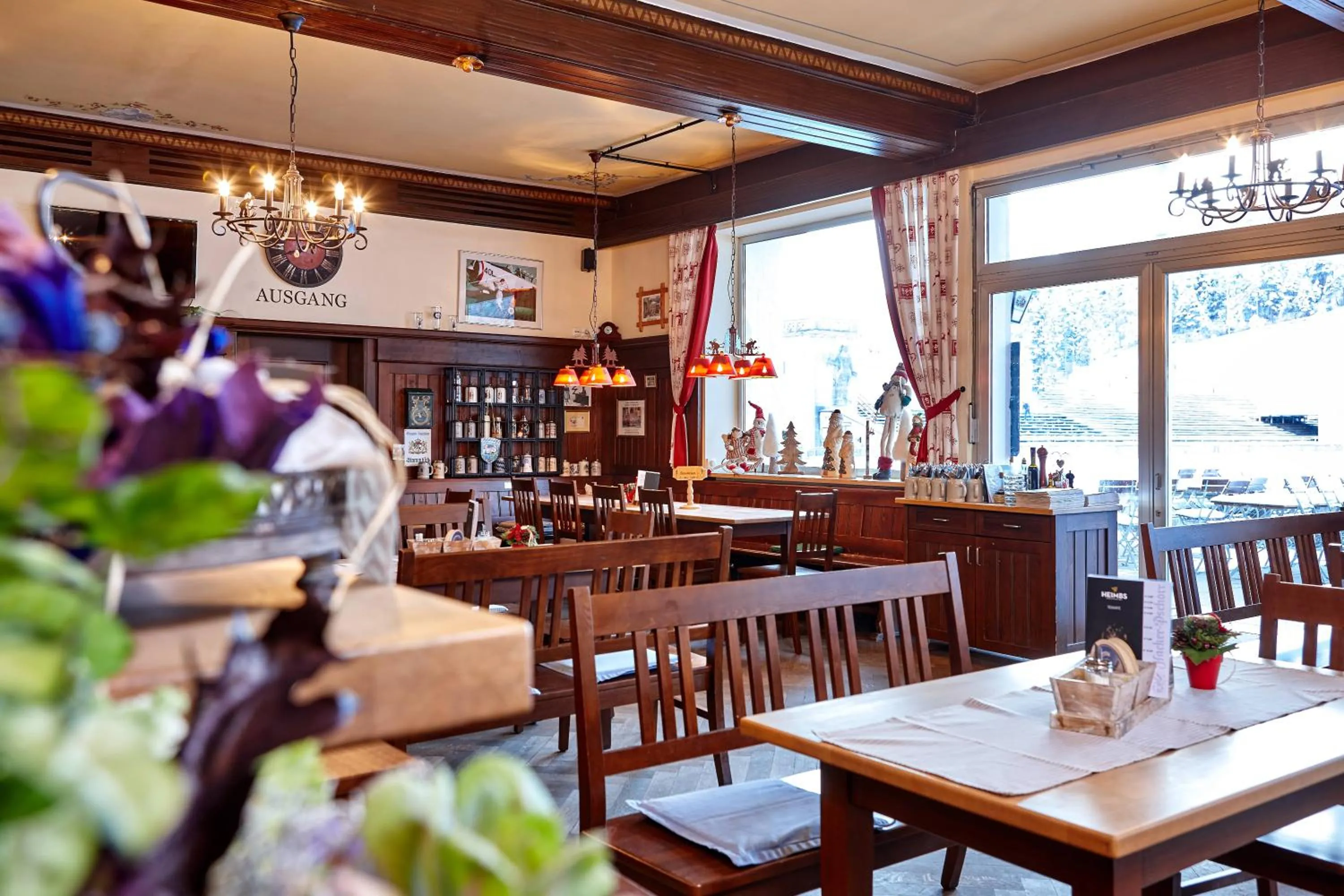 Restaurant/places to eat in Olympia Haus