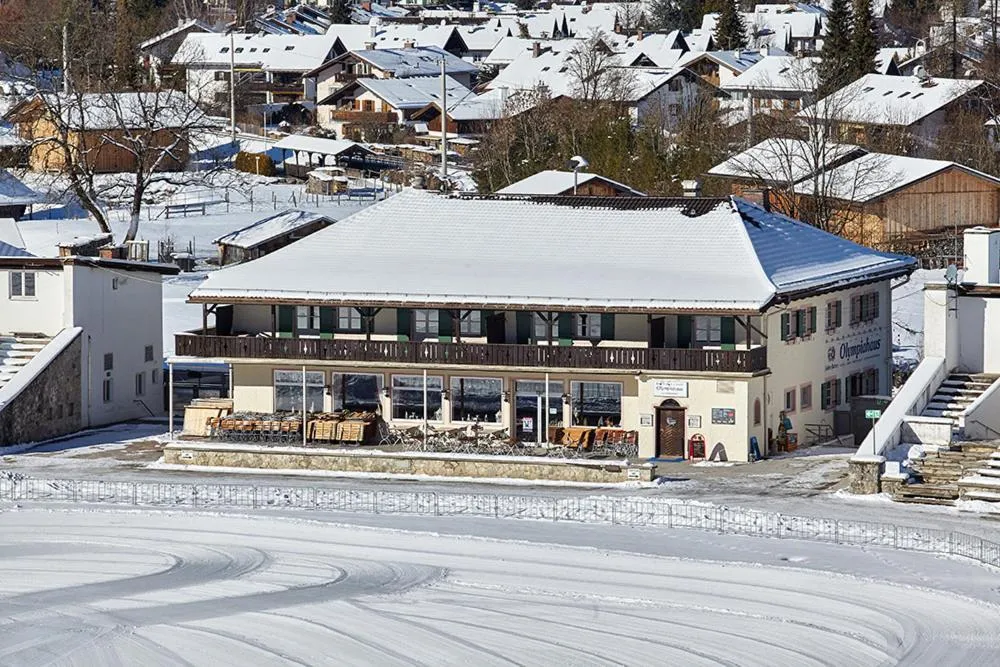 Facade/entrance in Olympia Haus