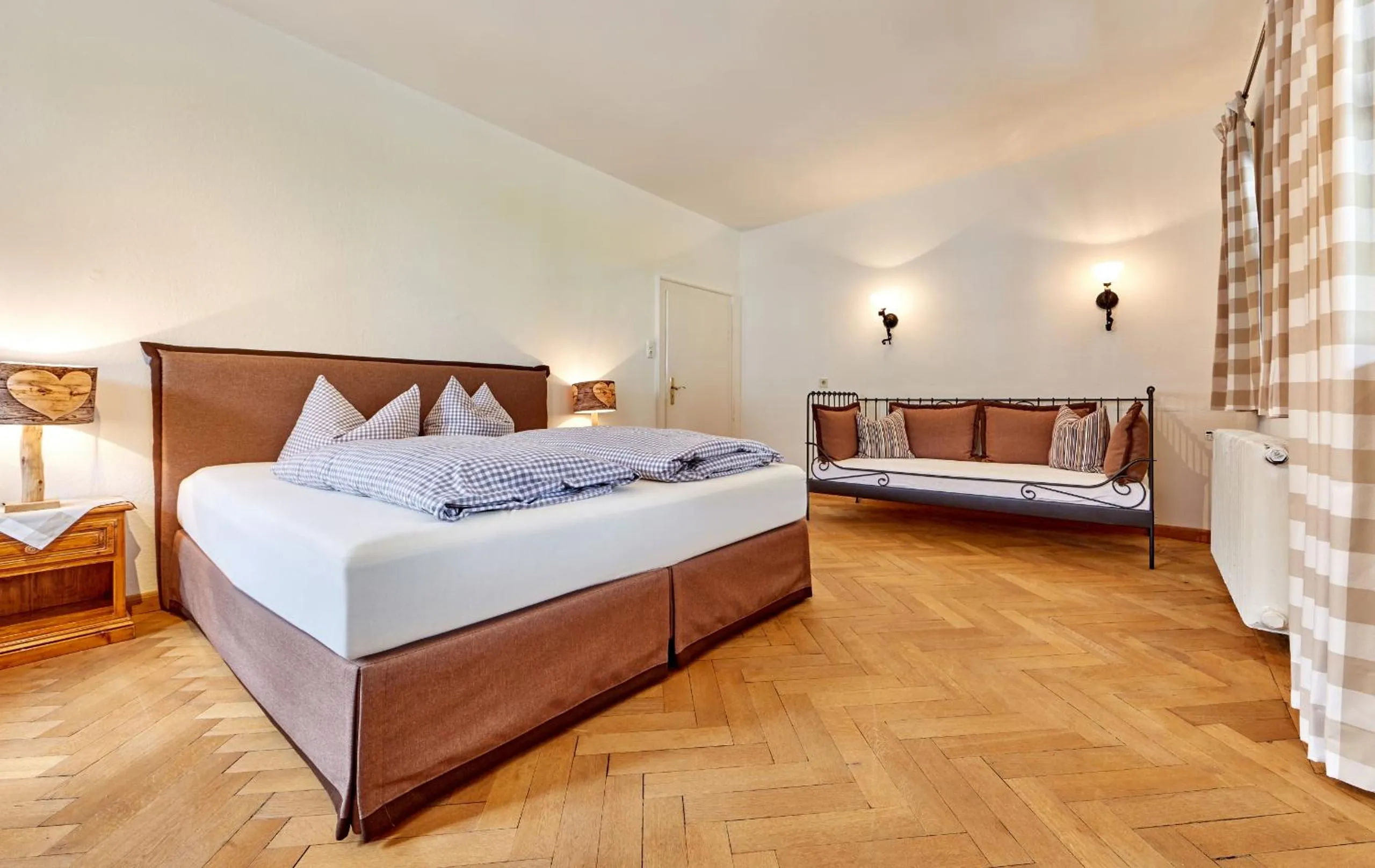 Photo of the whole room, Bed in Olympia Haus