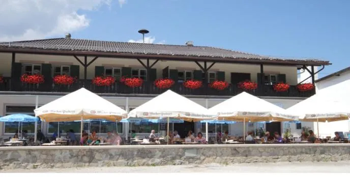 Facade/entrance in Olympia Haus