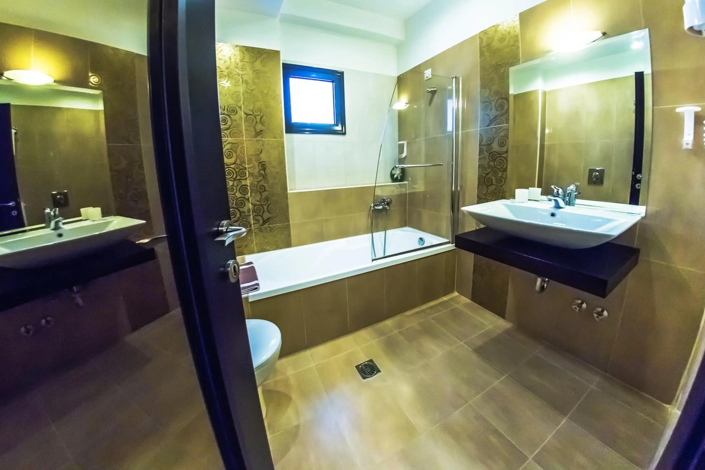 Toilet in Giotis Boutique Hotel