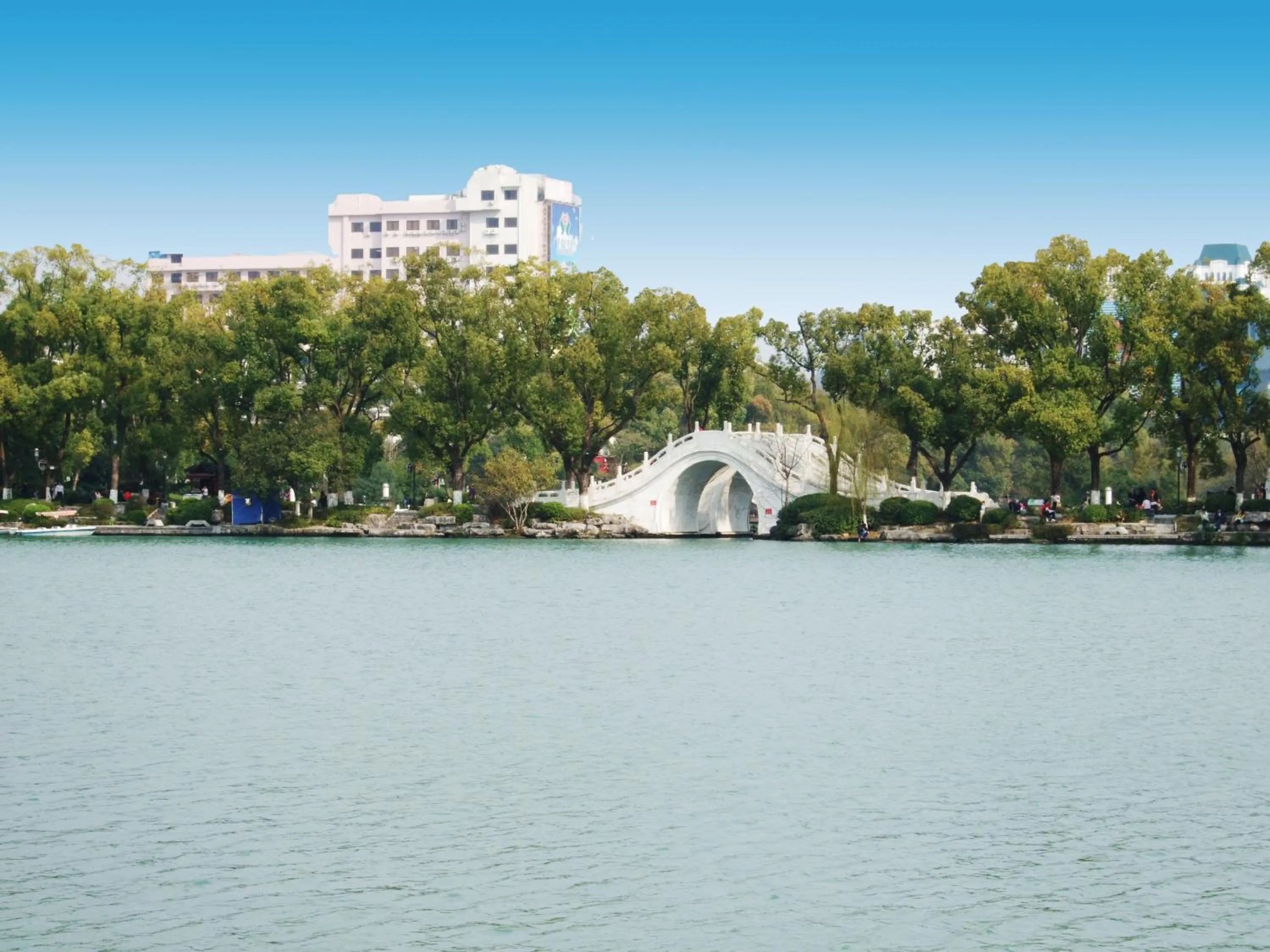 Lake view in Aroma Tea House