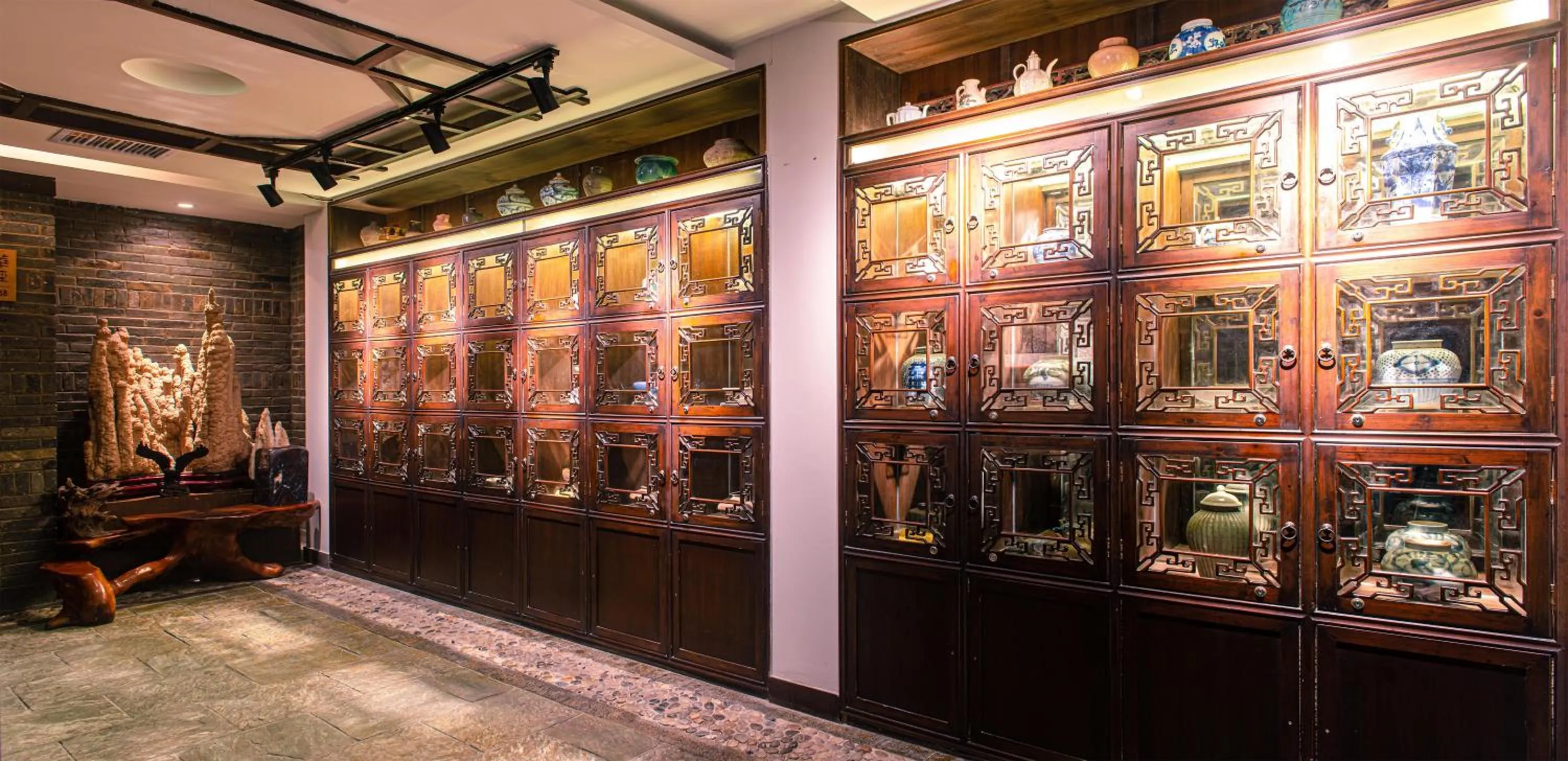 Decorative detail in Aroma Tea House