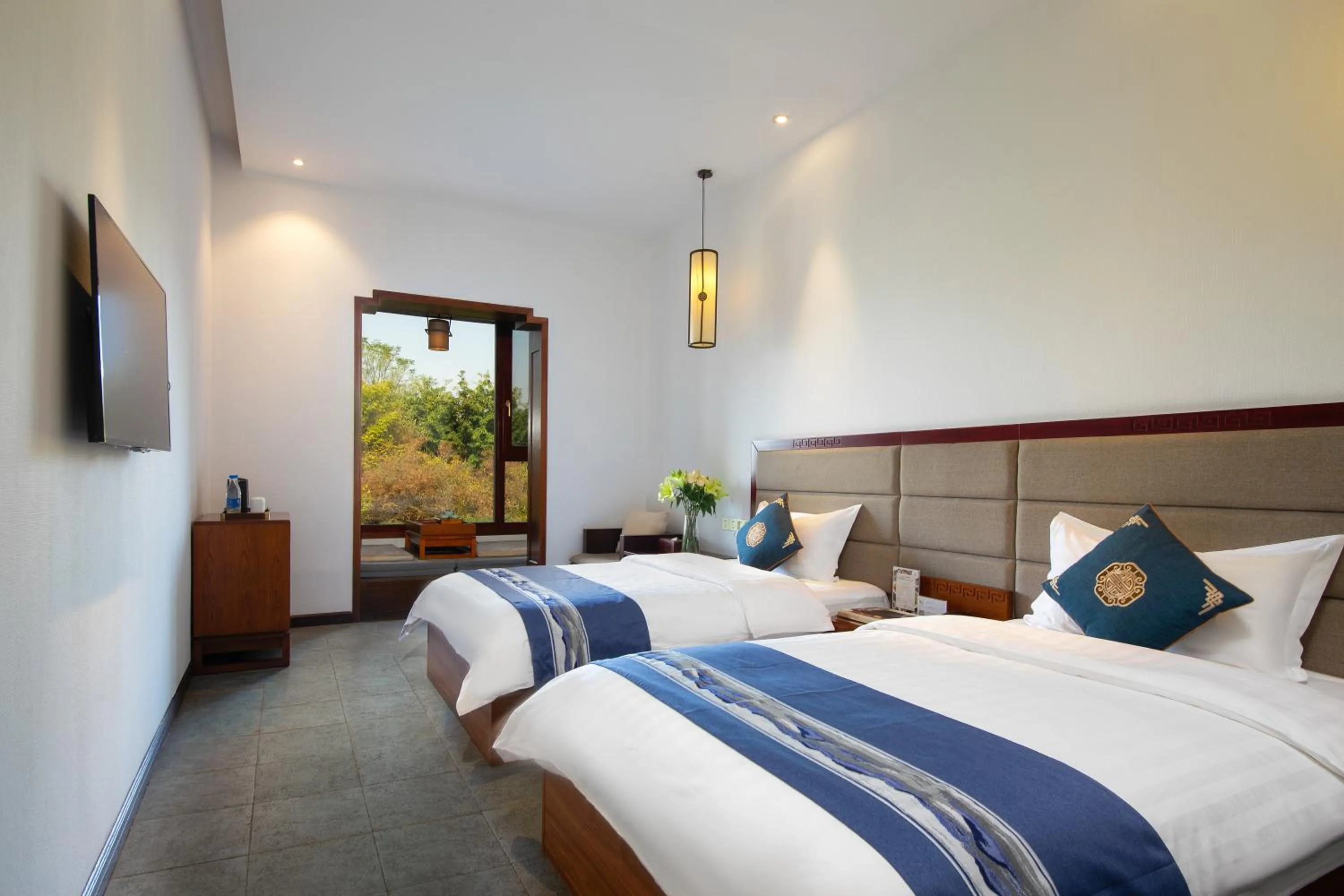 Photo of the whole room, Bed in Aroma Tea House