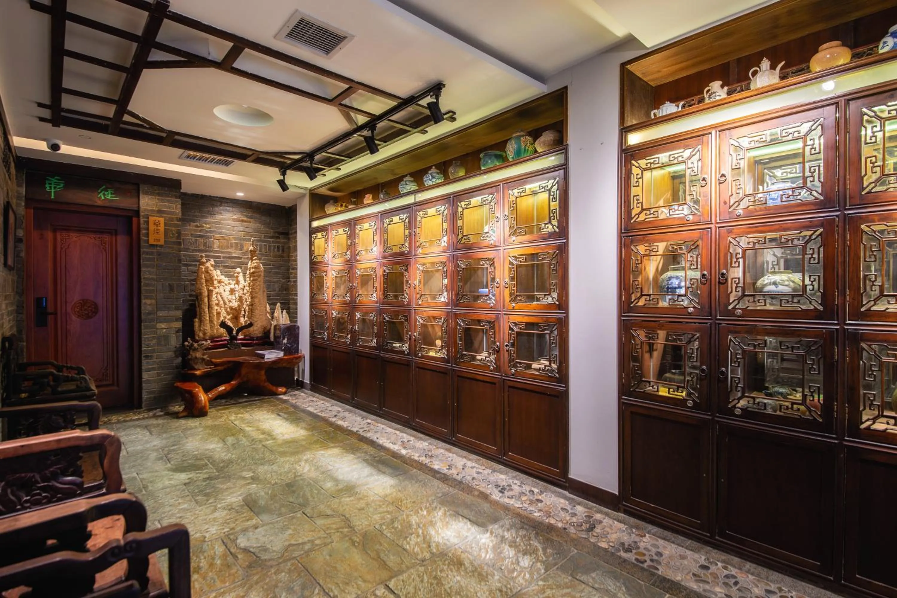 Decorative detail in Aroma Tea House