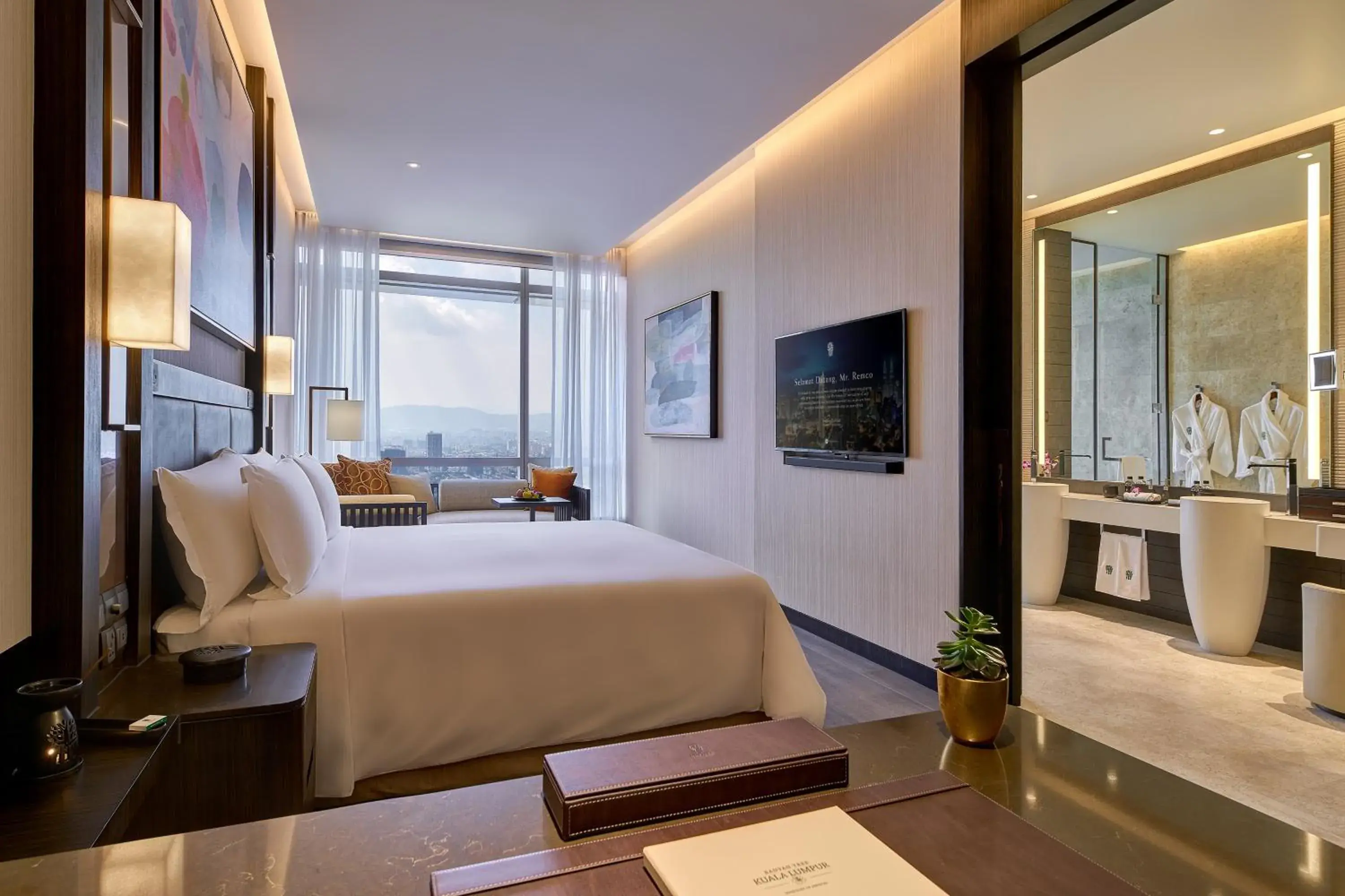 Shower, Bed in Banyan Tree Kuala Lumpur Shower, Bed in Banyan Tree Kuala Lumpur