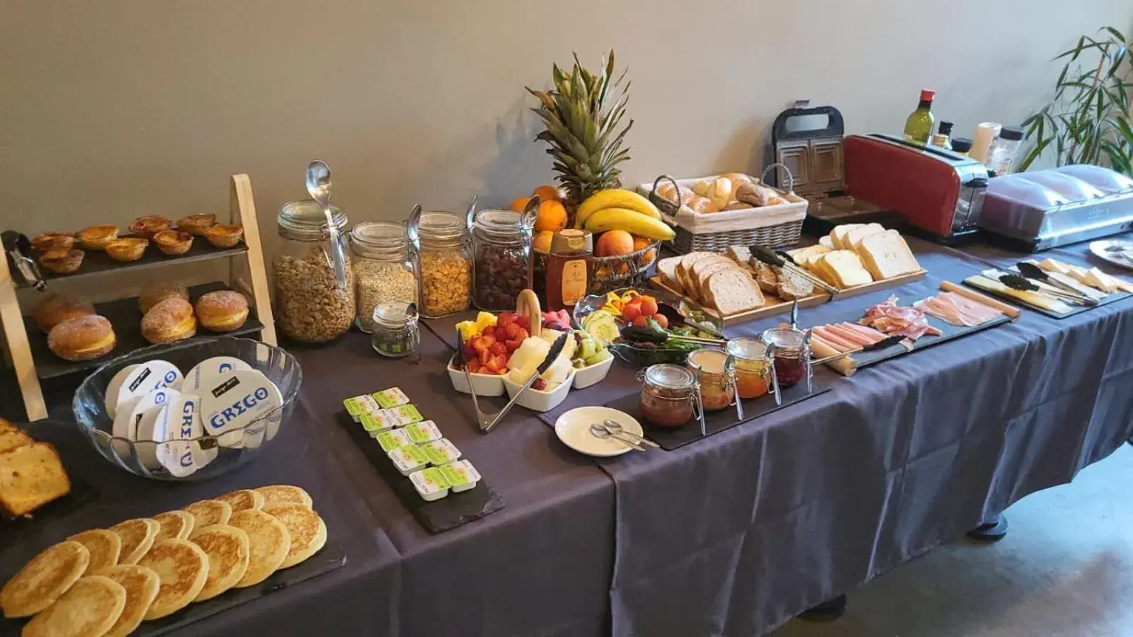 Breakfast in The Bridge Breakfast in The Bridge