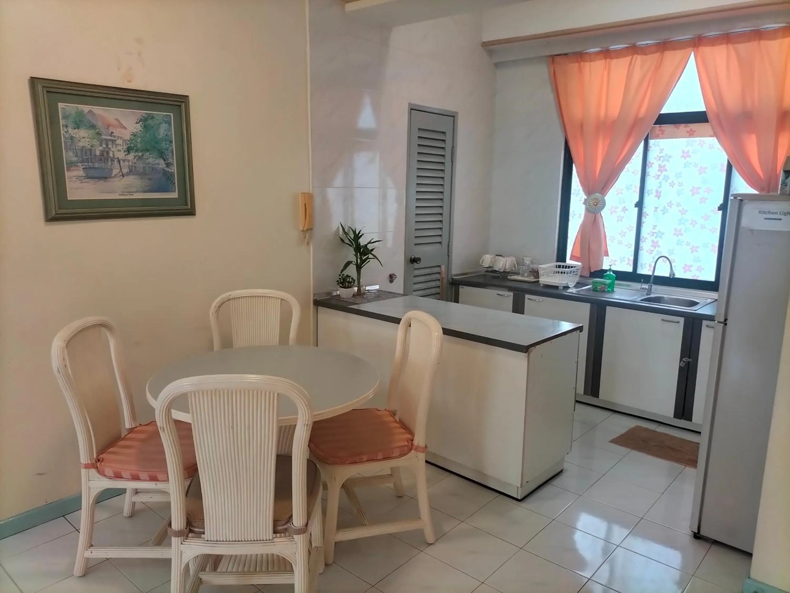Kitchen or kitchenette in Costa Mahkota Melaka - Family Homestay