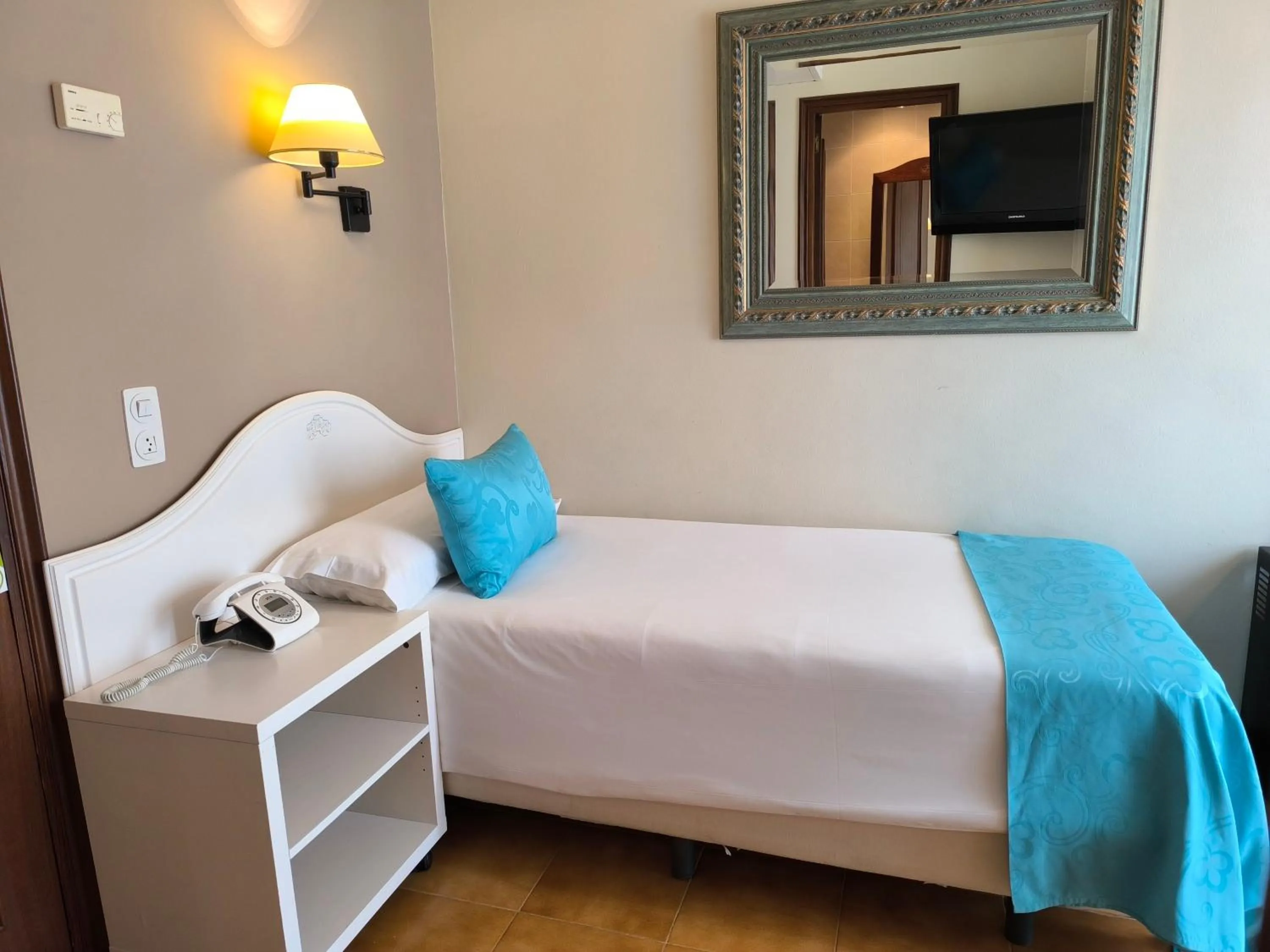 Property building, Bed in Hotel Spa La Terrassa