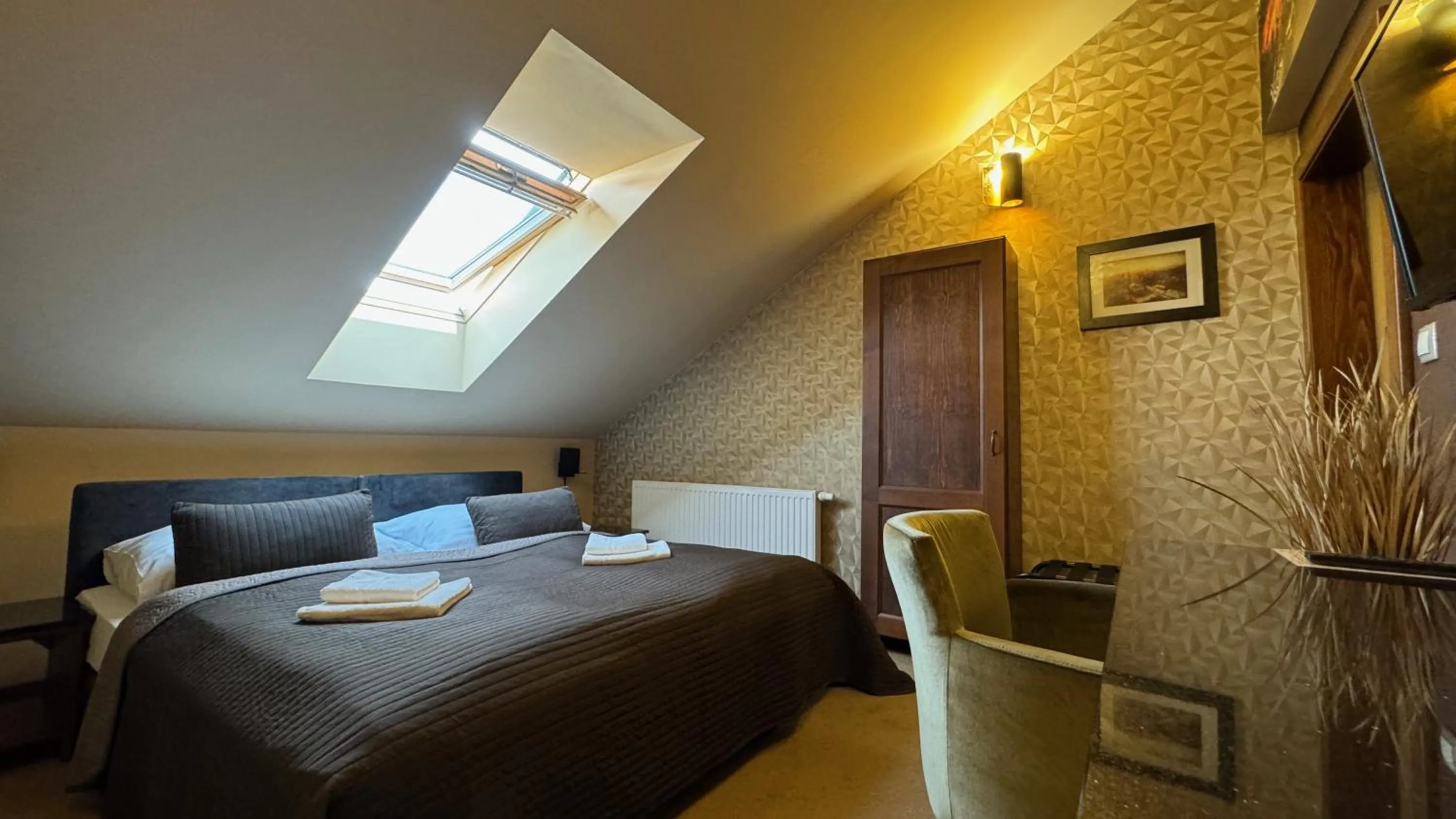 Photo of the whole room, Bed in Villa Regia