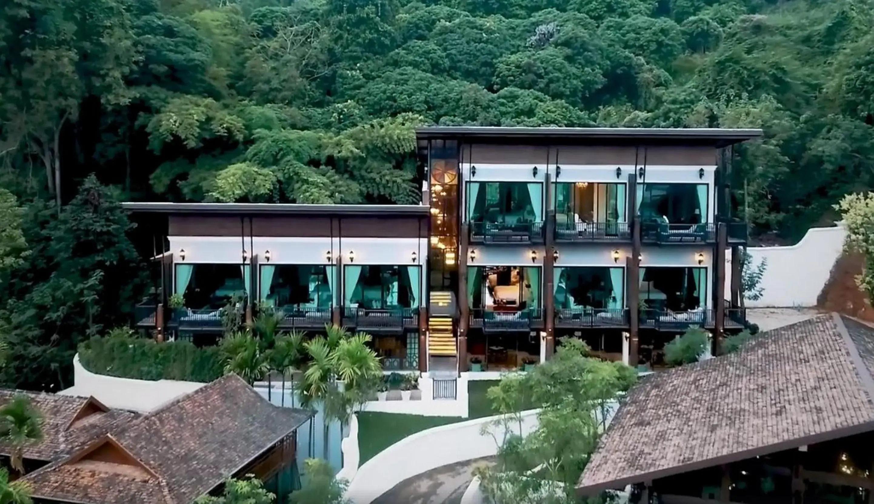 Property building in Chantra Khiri Chalet Chiang Mai Property building in Chantra Khiri Chalet Chiang Mai