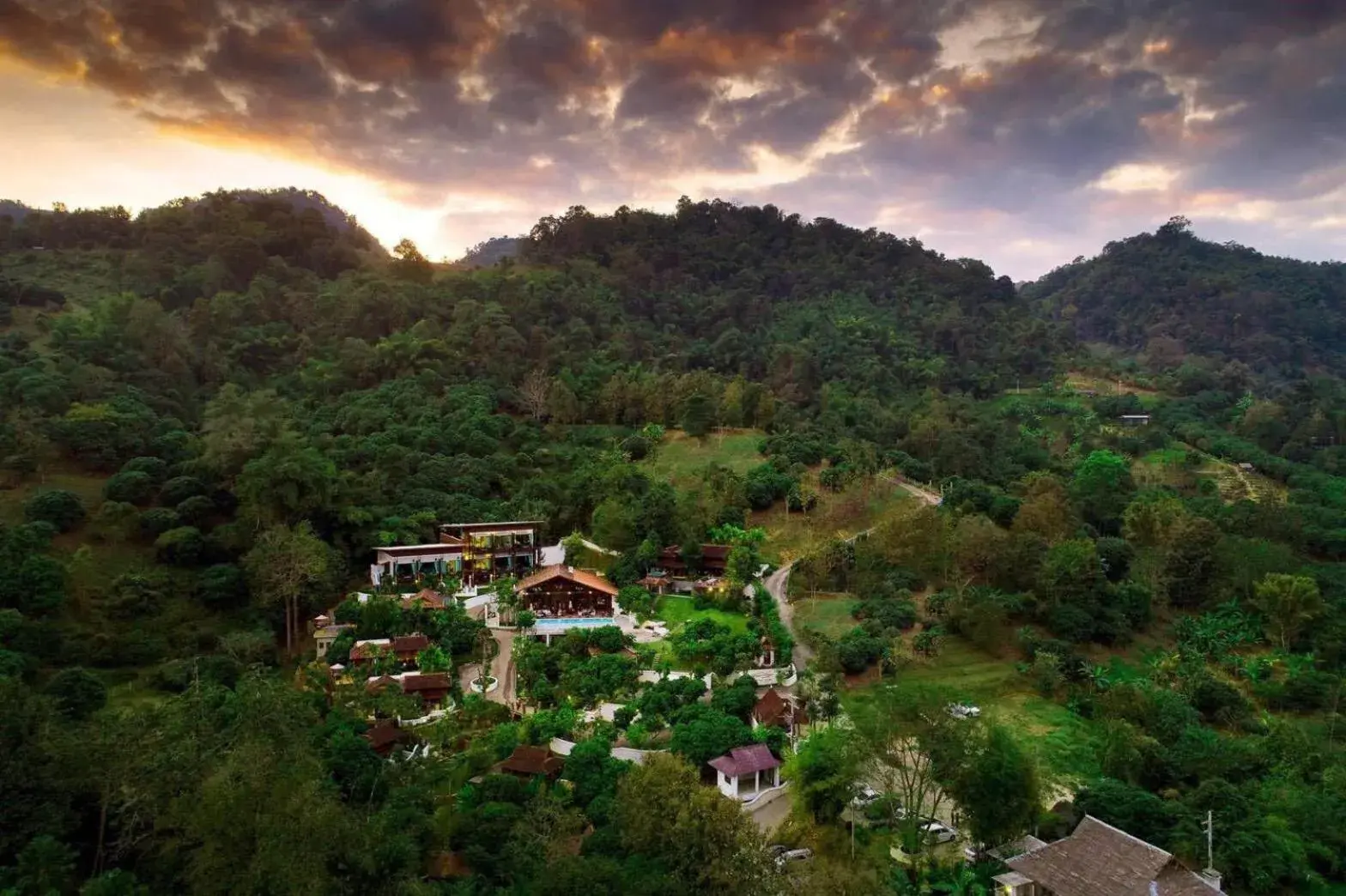 Property building in Chantra Khiri Chalet Chiang Mai Property building in Chantra Khiri Chalet Chiang Mai