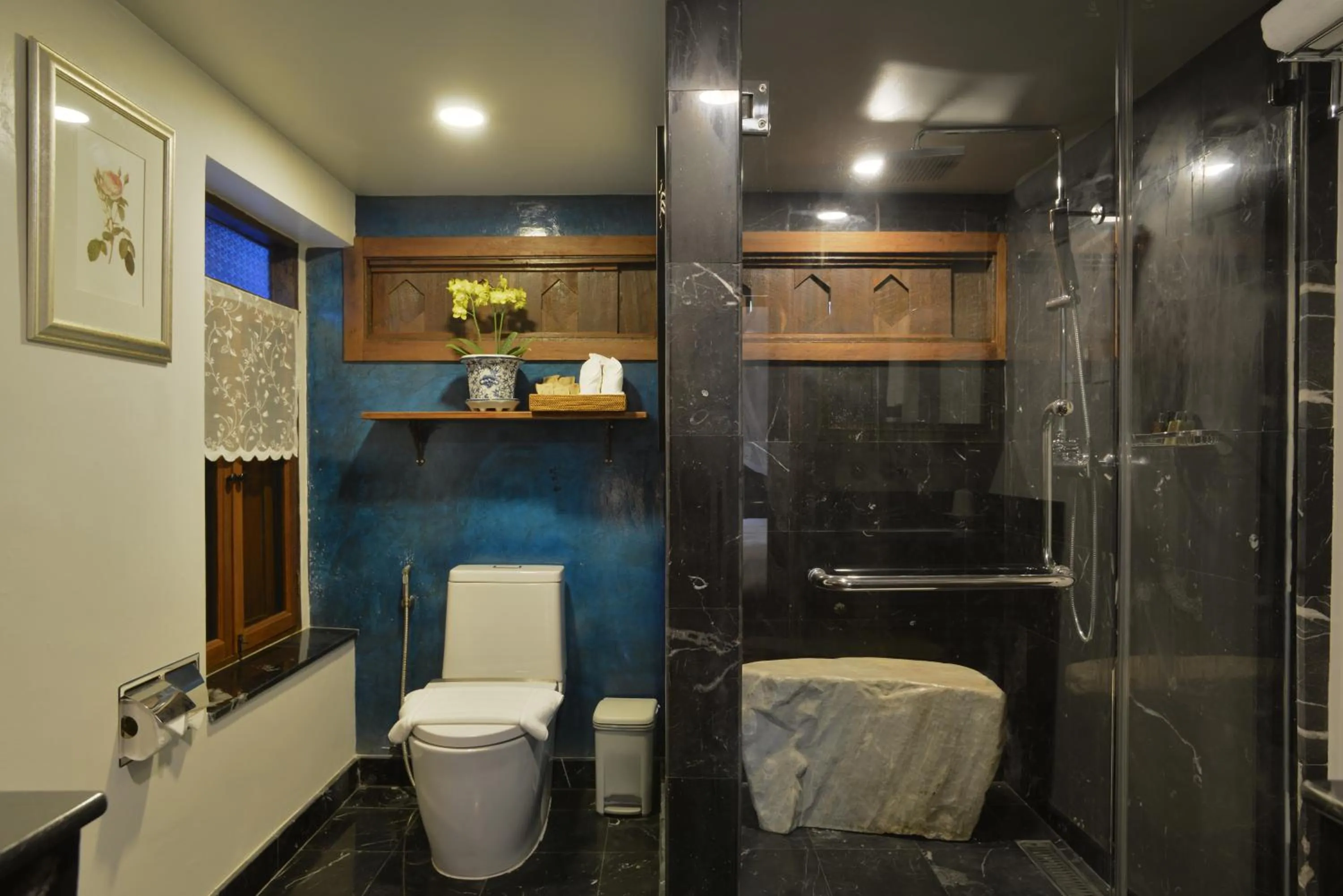 Shower in Chantra Khiri Chalet Chiang Mai