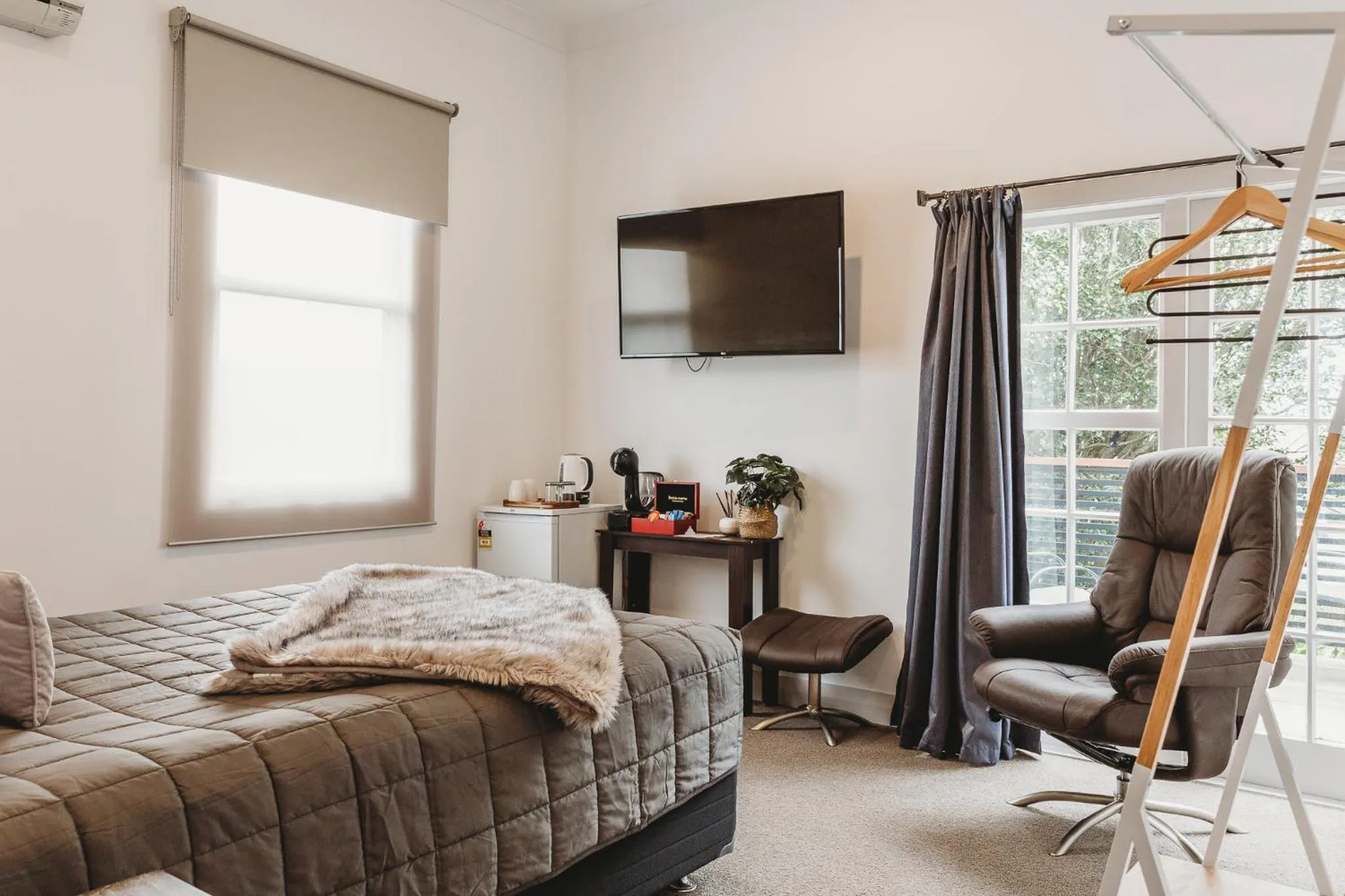 Bed in Talisman Hotel & Restaurant