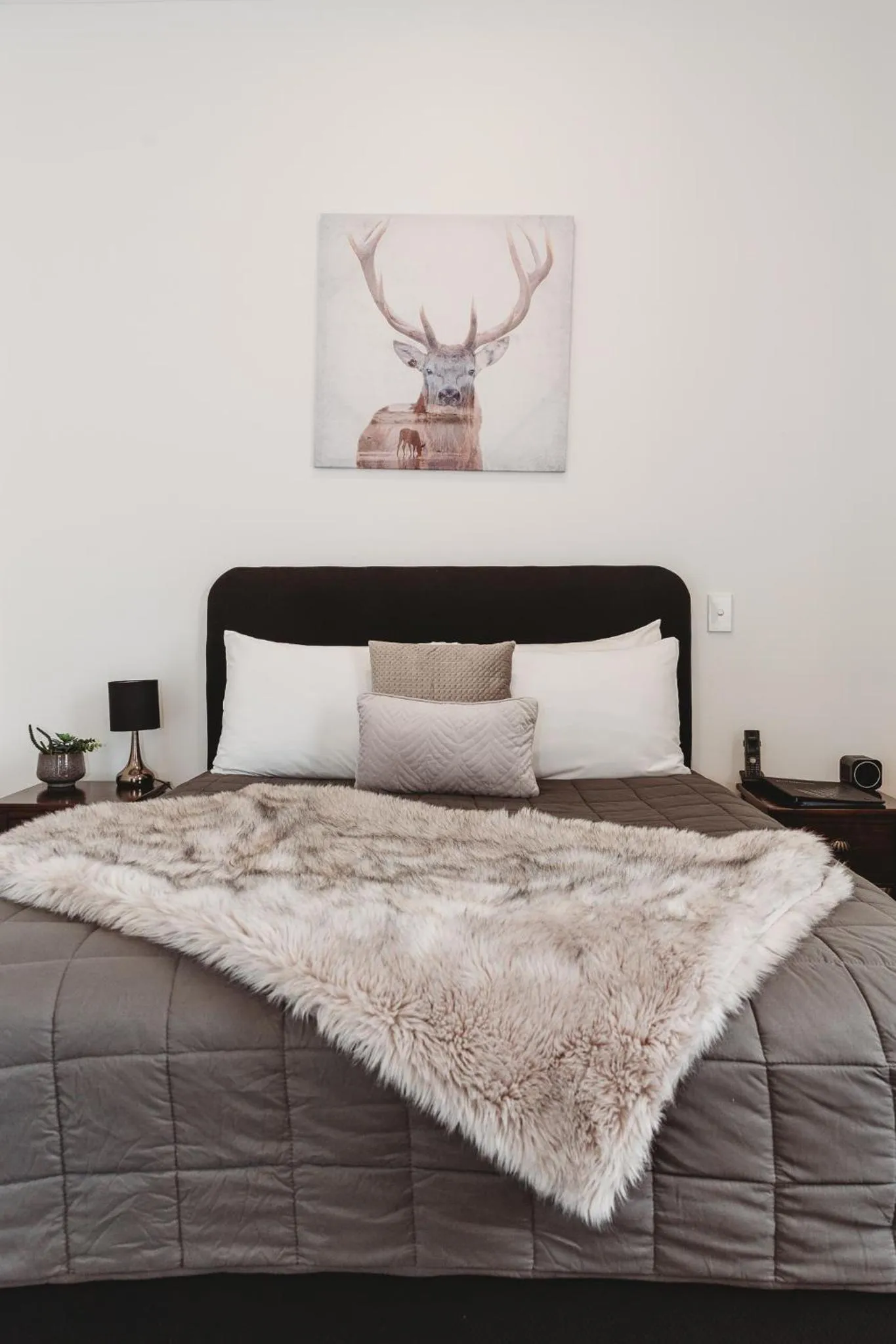 Bed in Talisman Hotel & Restaurant