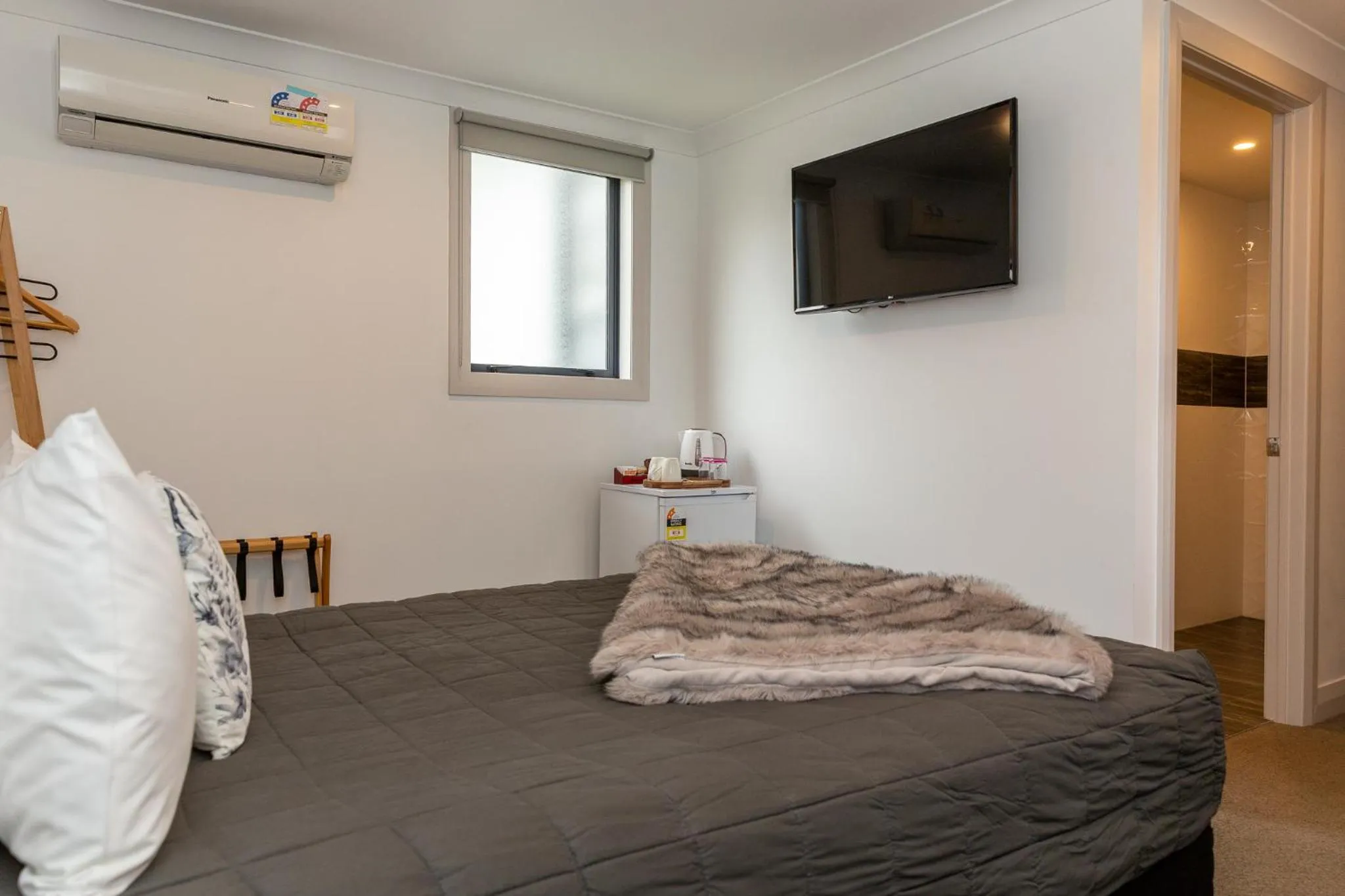 Bed in Talisman Hotel & Restaurant