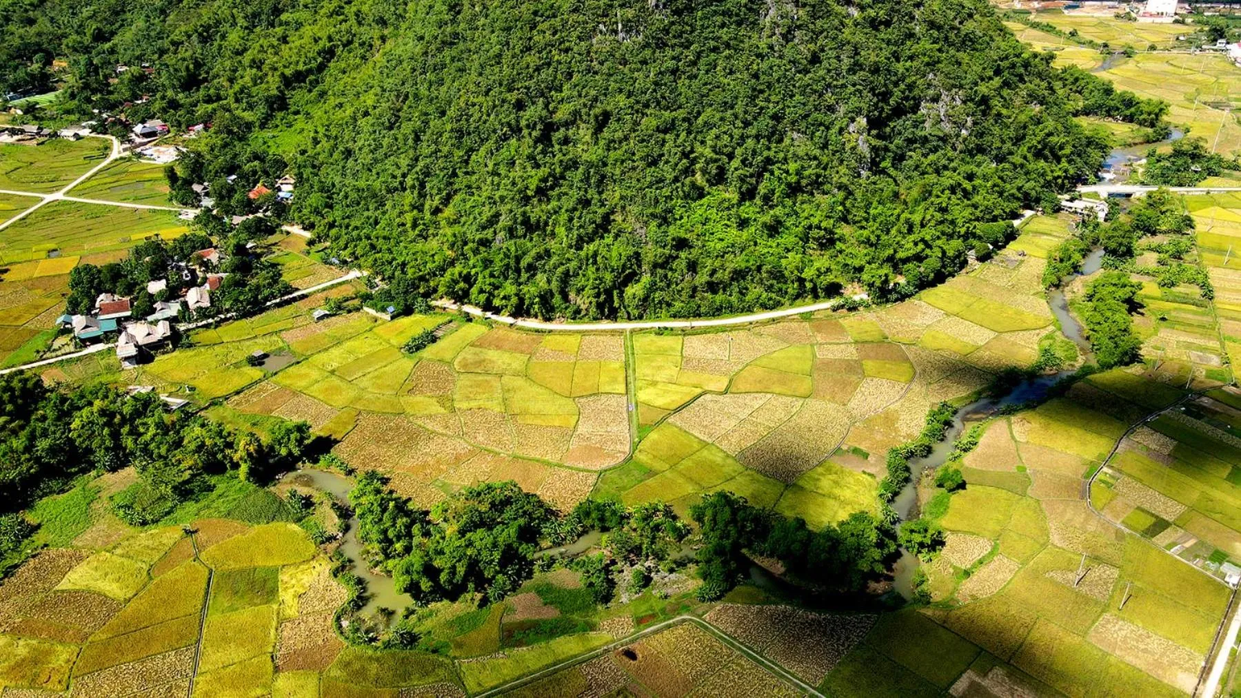 Nearby landmark in Mai Chau Hideaway Lake Resort