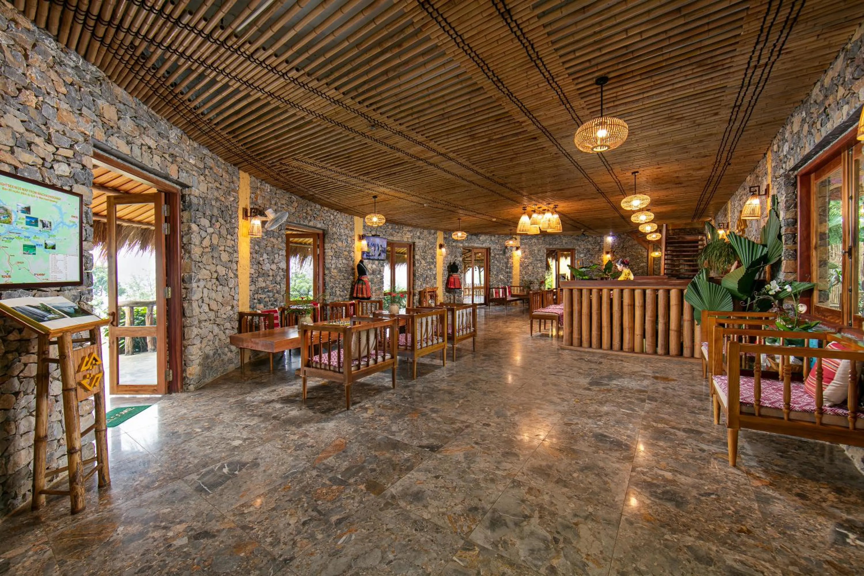 Restaurant/places to eat in Mai Chau Hideaway Lake Resort