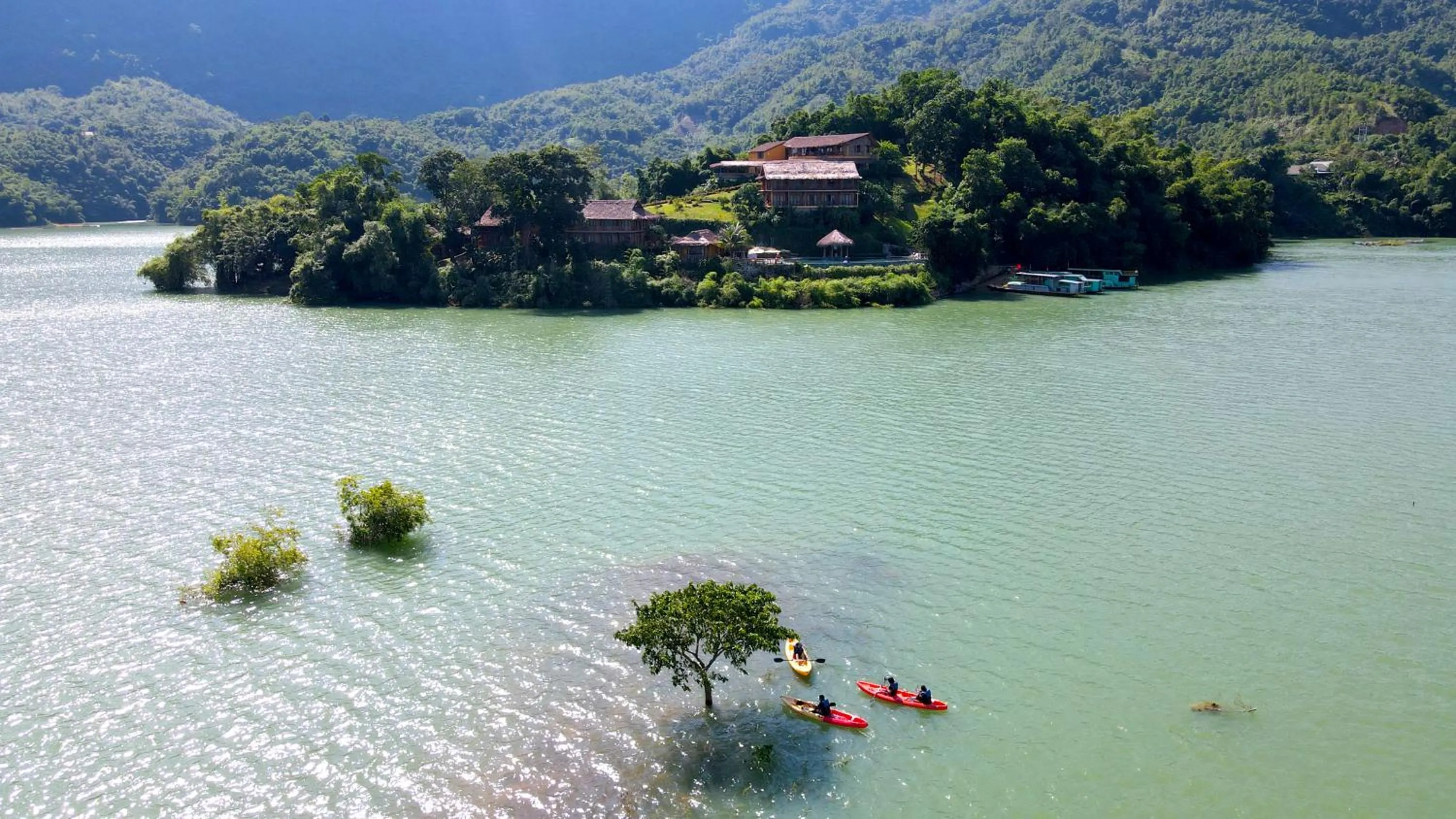 Lake view in Mai Chau Hideaway Lake Resort