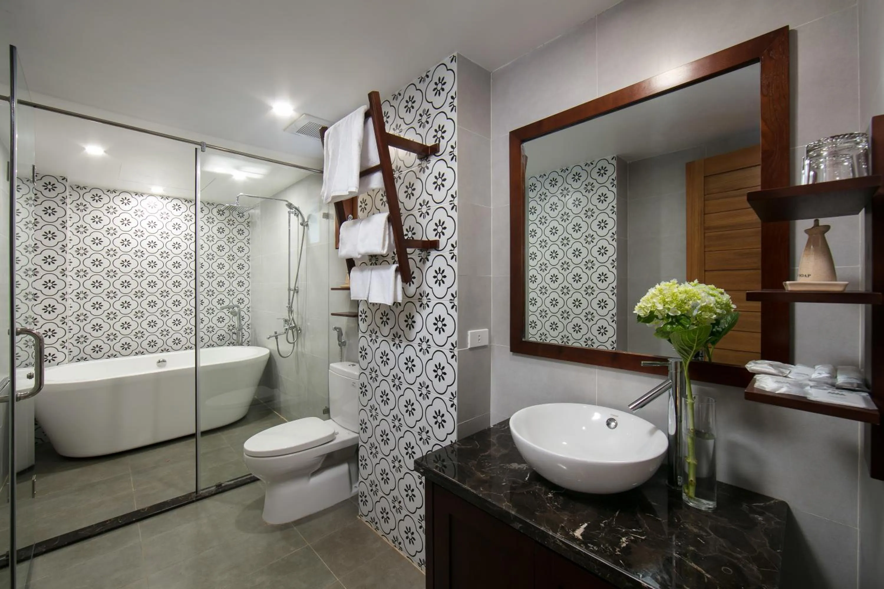 Bath in Mai Chau Hideaway Lake Resort